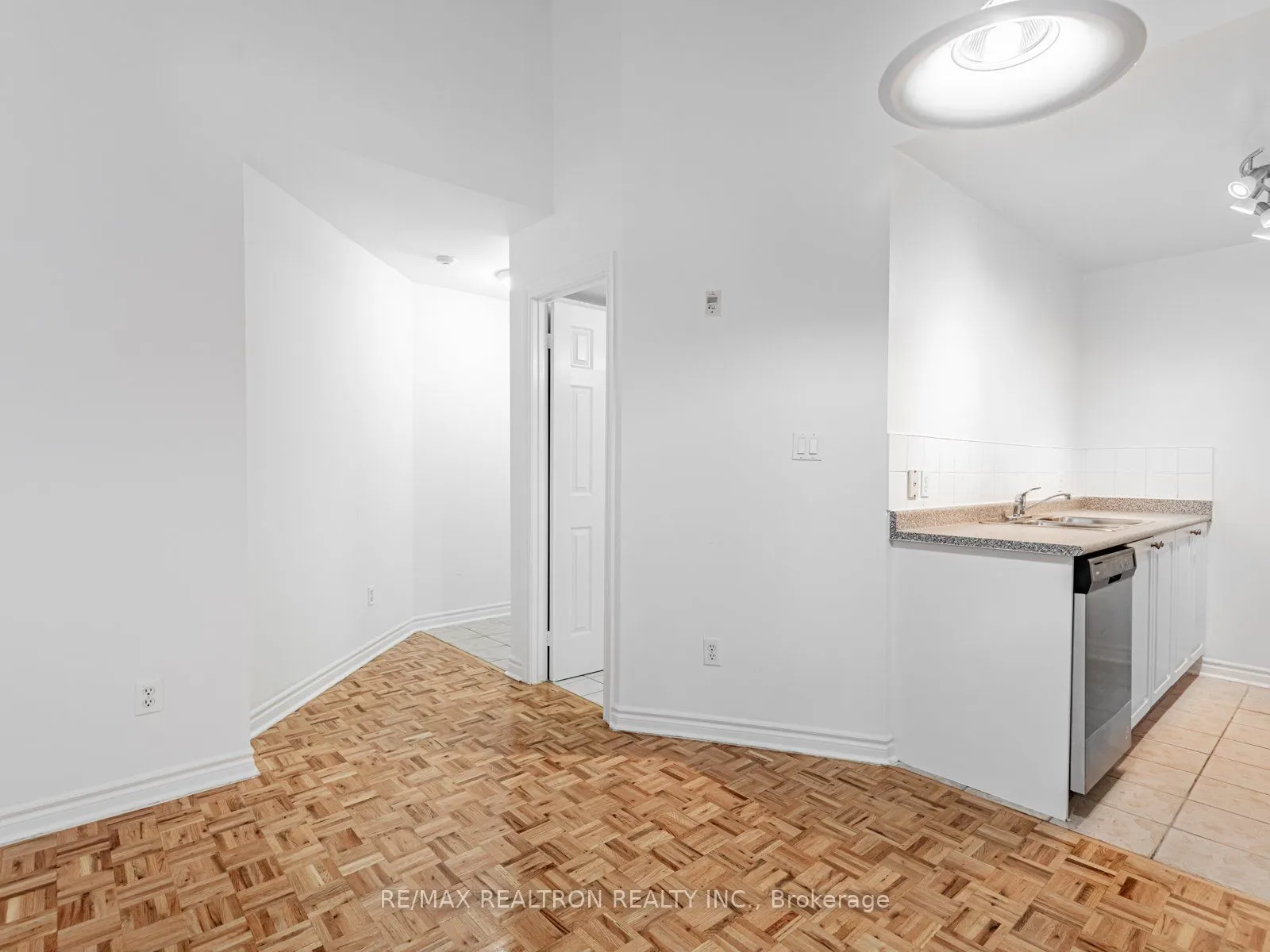 1401 Dupont Street, #525