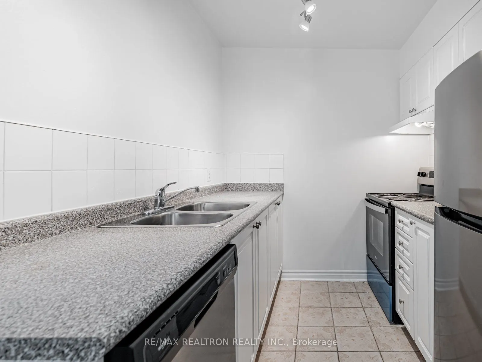 1401 Dupont Street, #525