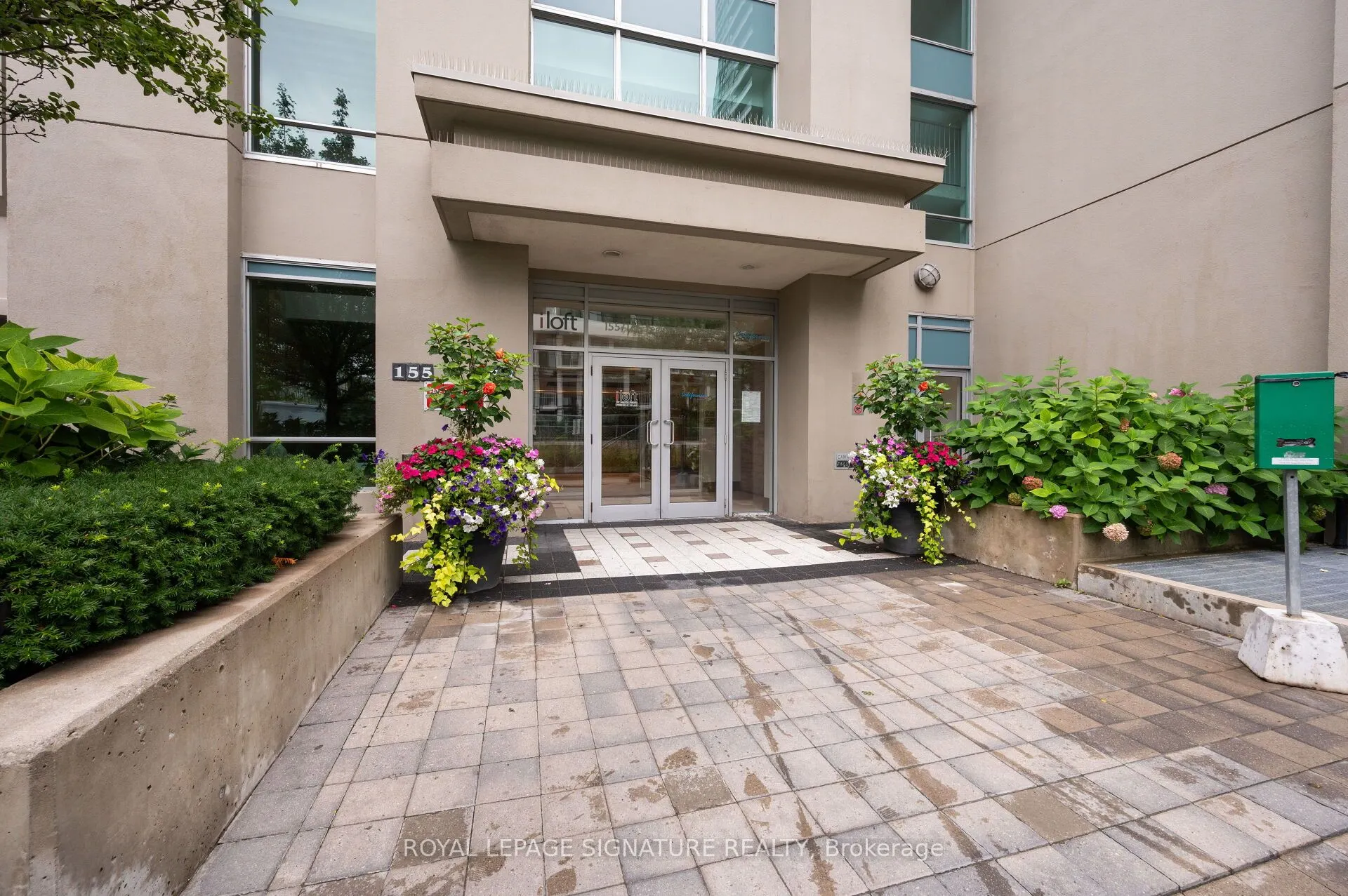 165 Legion Road N, #2521