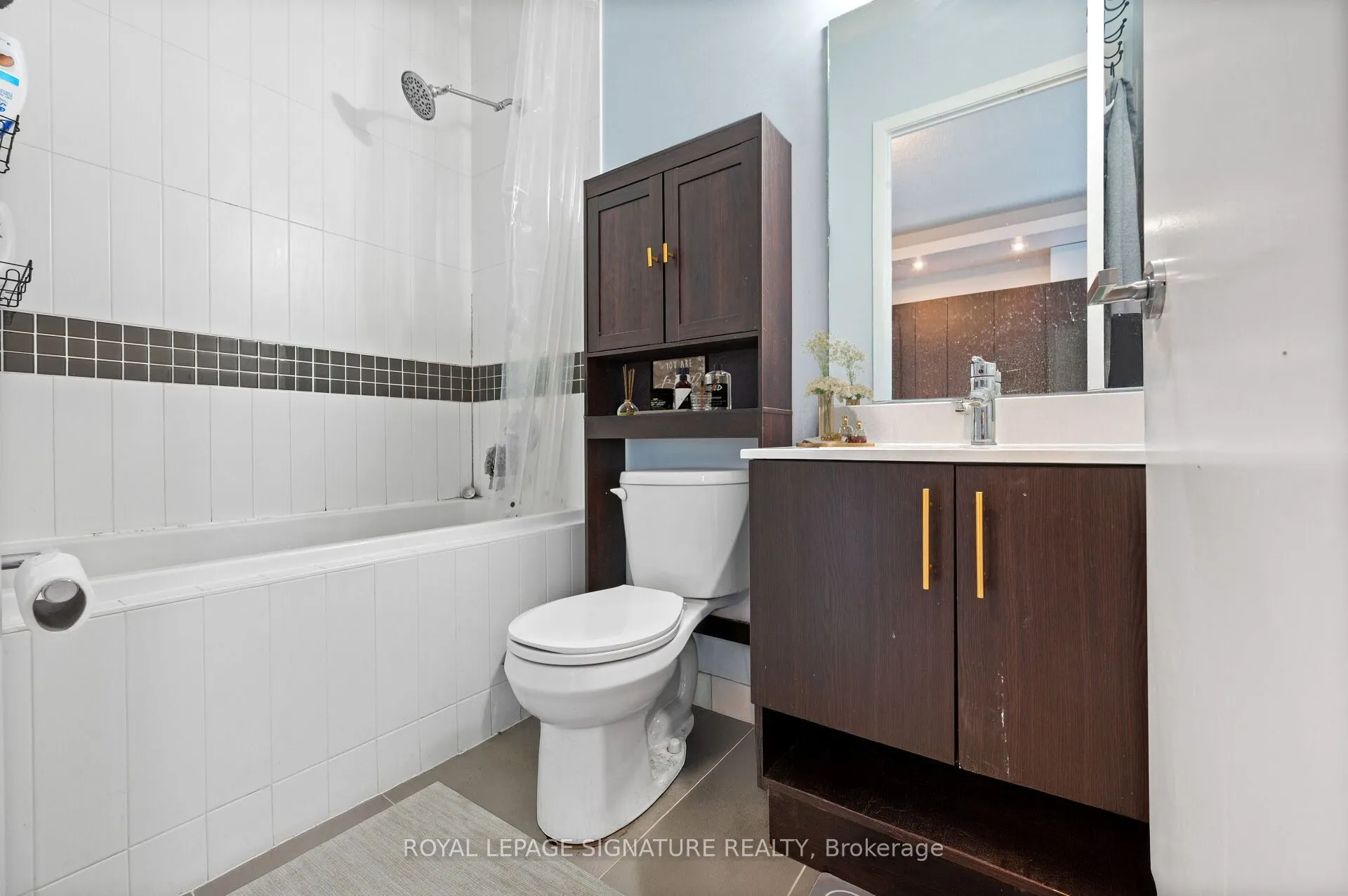 165 Legion Road N, #2521