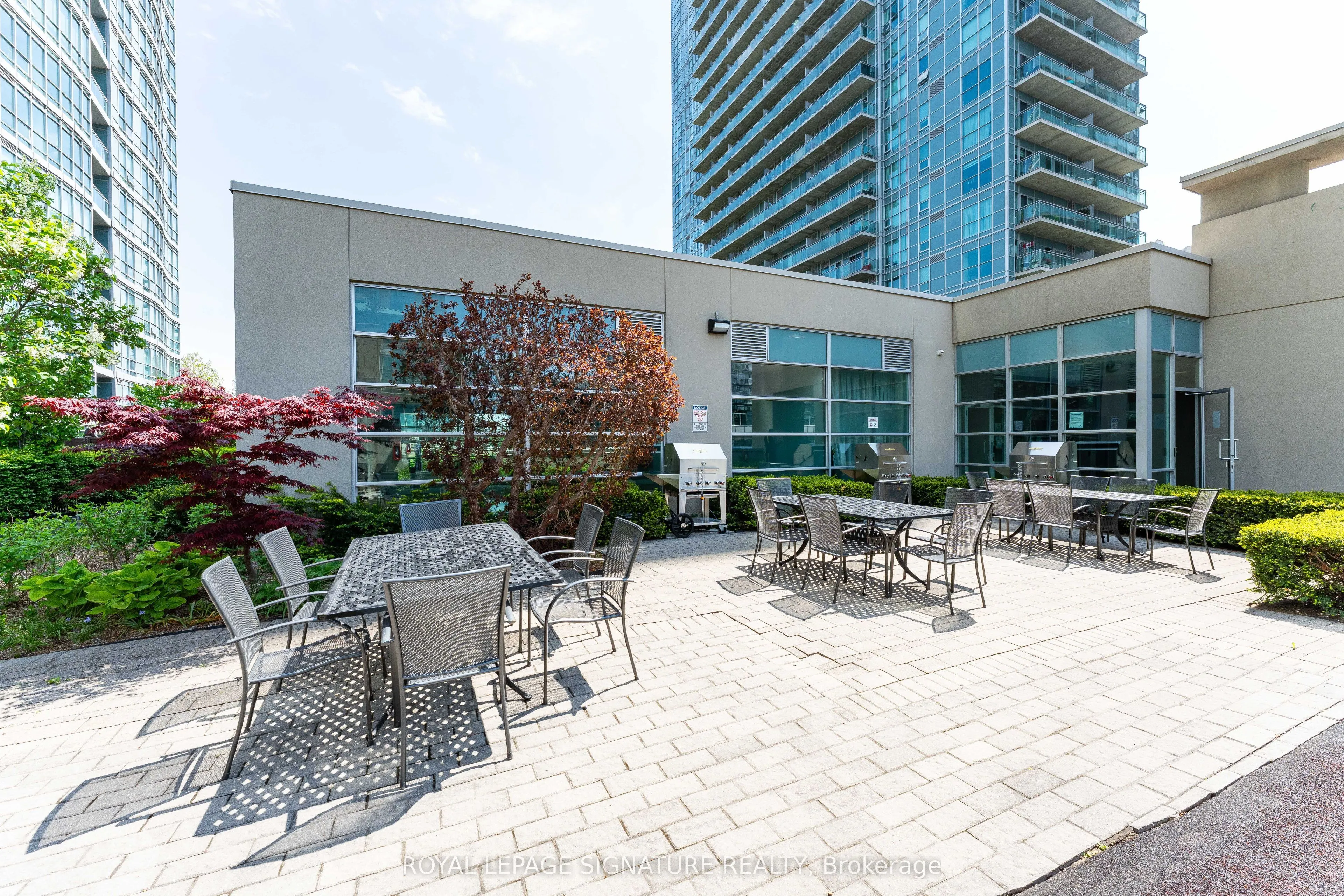 165 Legion Road N, #2521