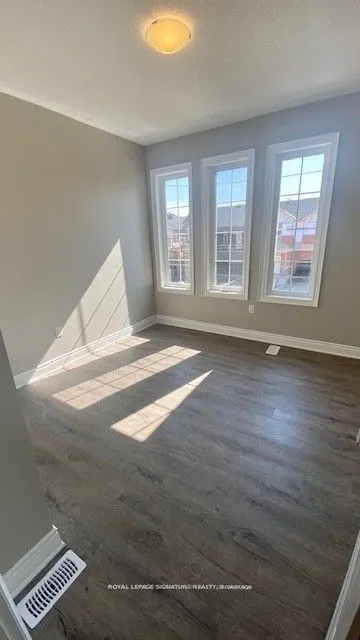 562 Kennedy Circle W