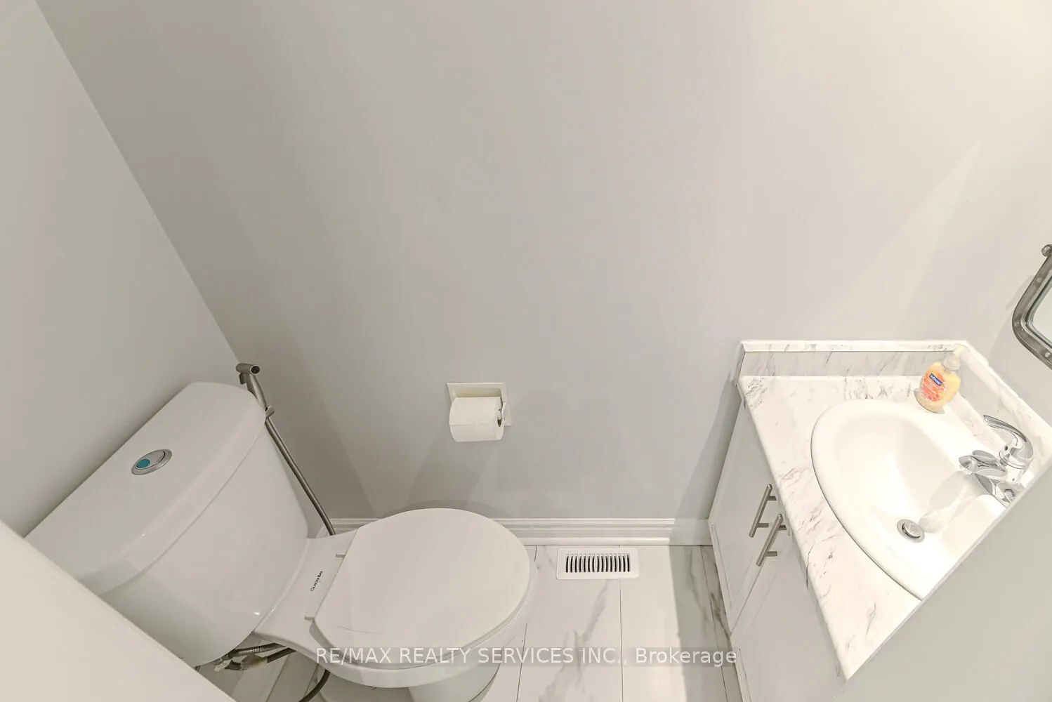110 Heathcliffe Square, #6