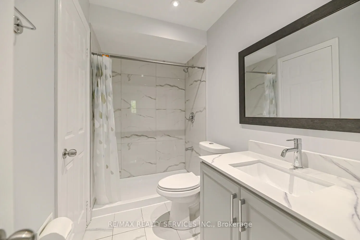 110 Heathcliffe Square, #6