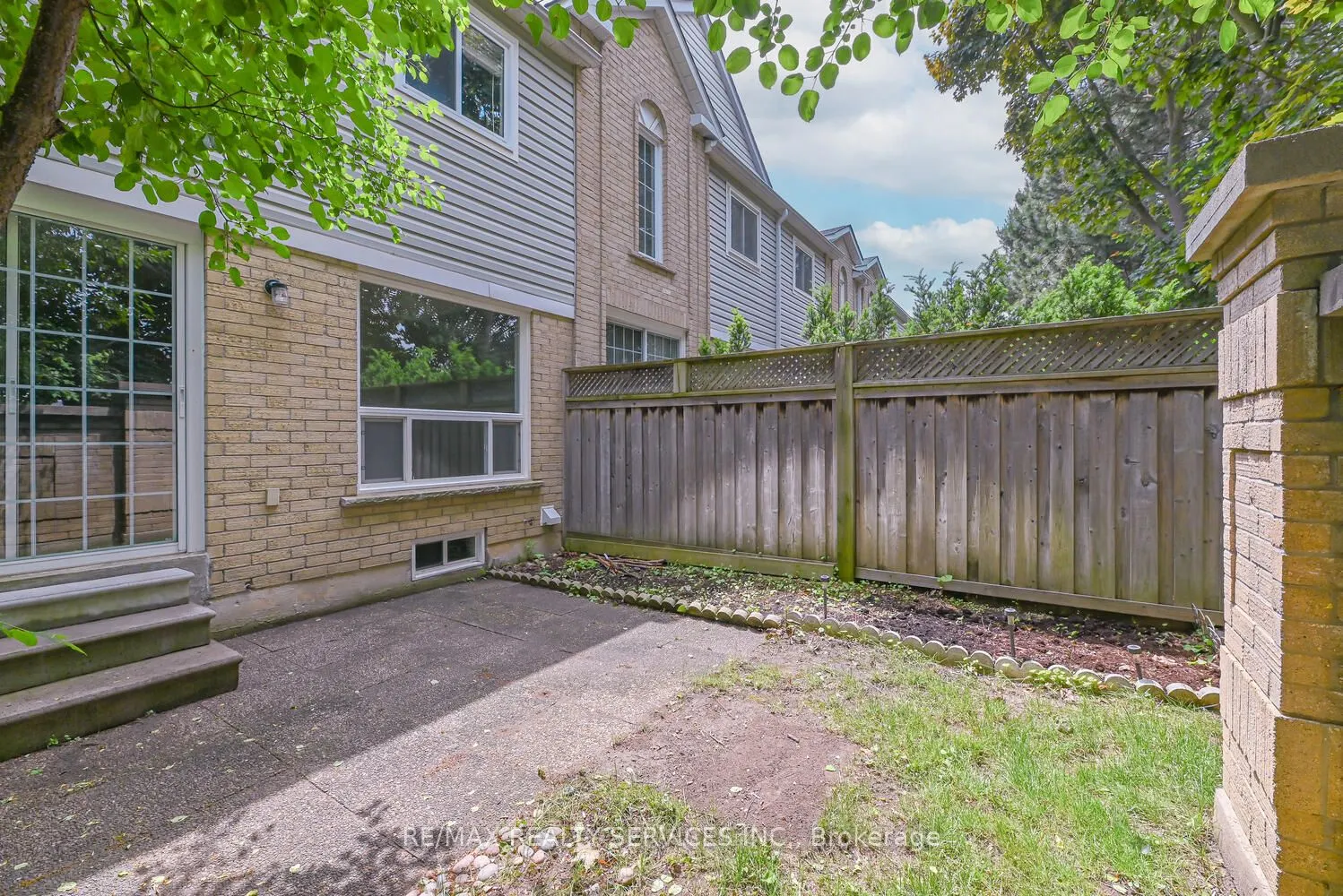 110 Heathcliffe Square, #6