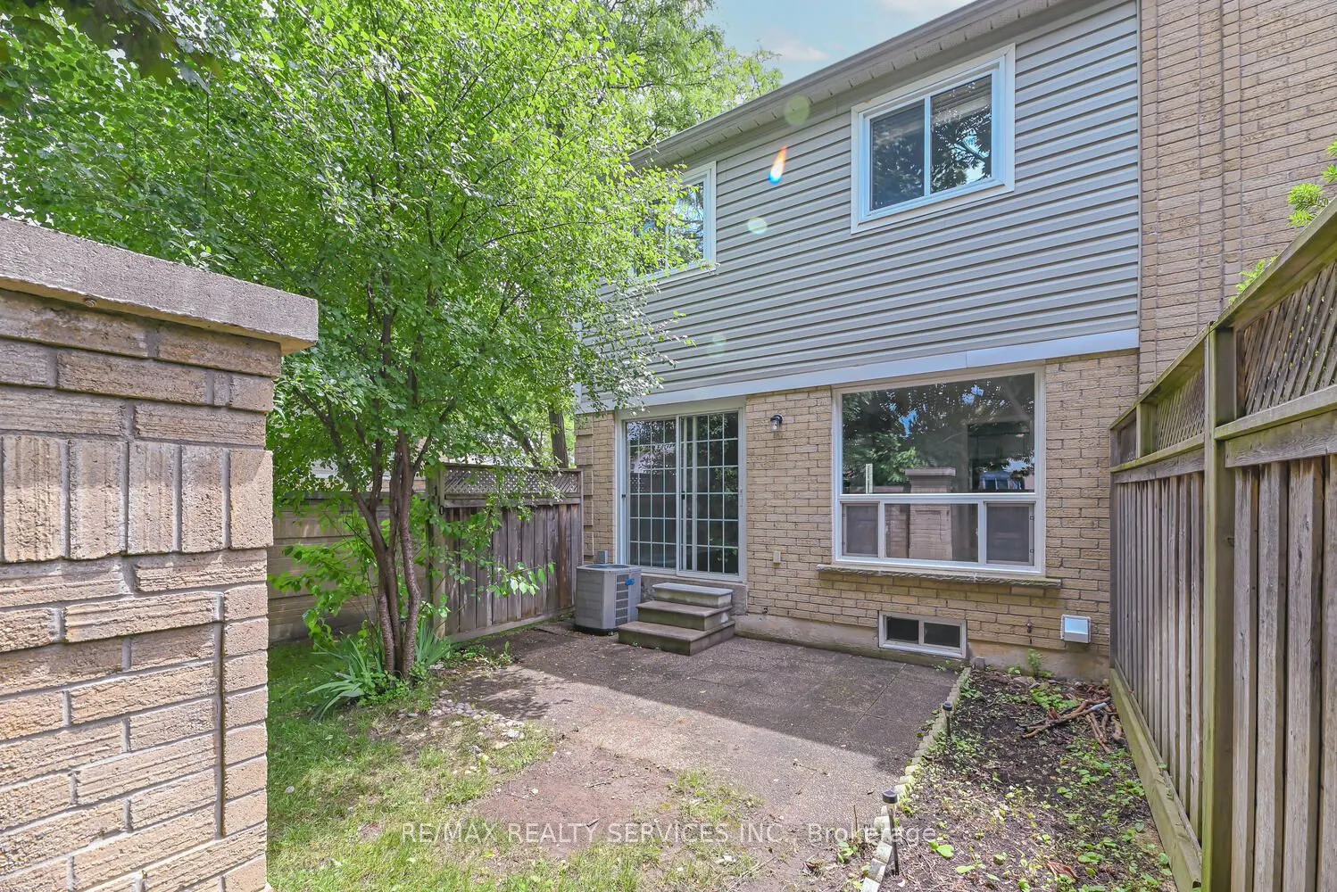 110 Heathcliffe Square, #6