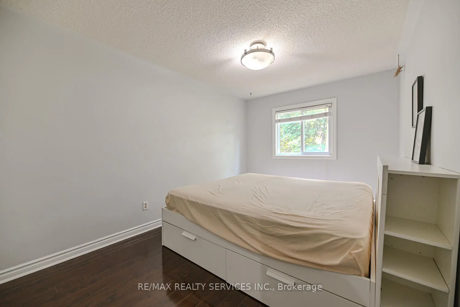 110 Heathcliffe Square, #6