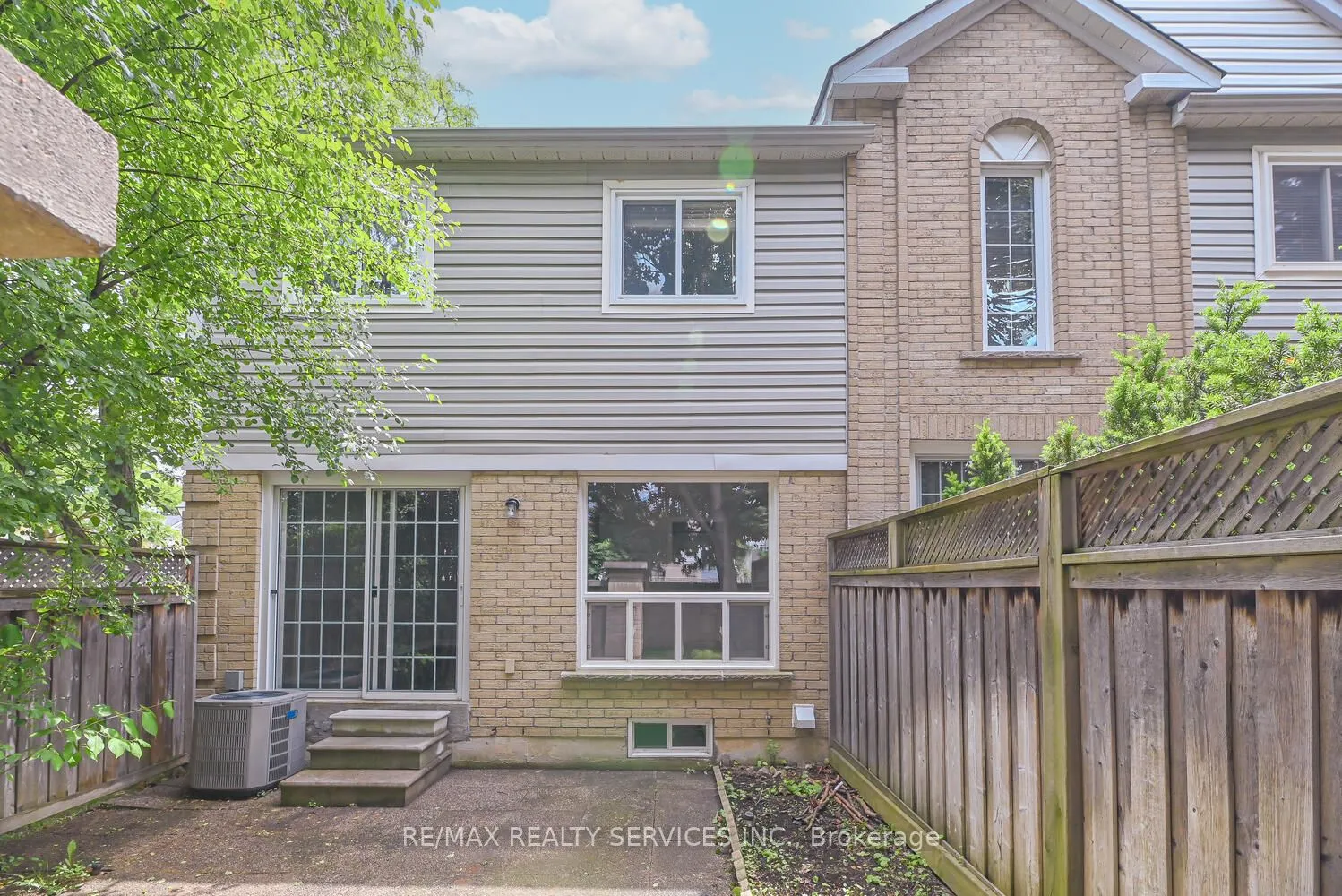 110 Heathcliffe Square, #6
