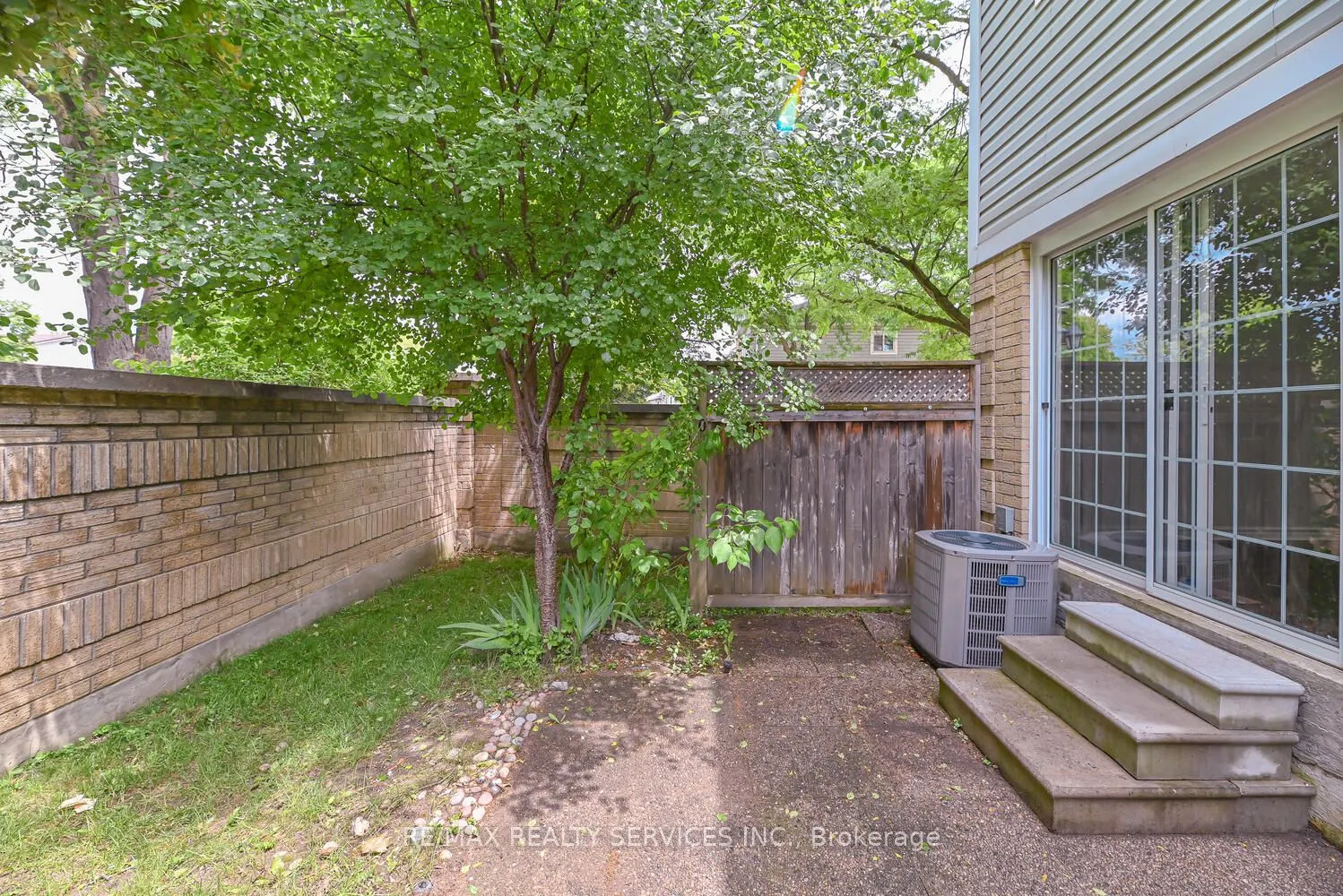 110 Heathcliffe Square, #6