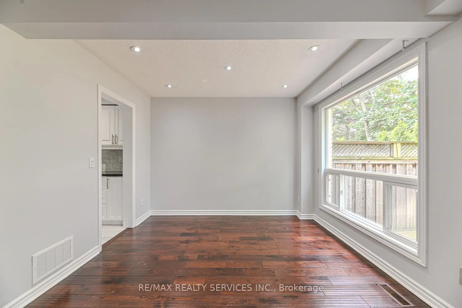 110 Heathcliffe Square, #6