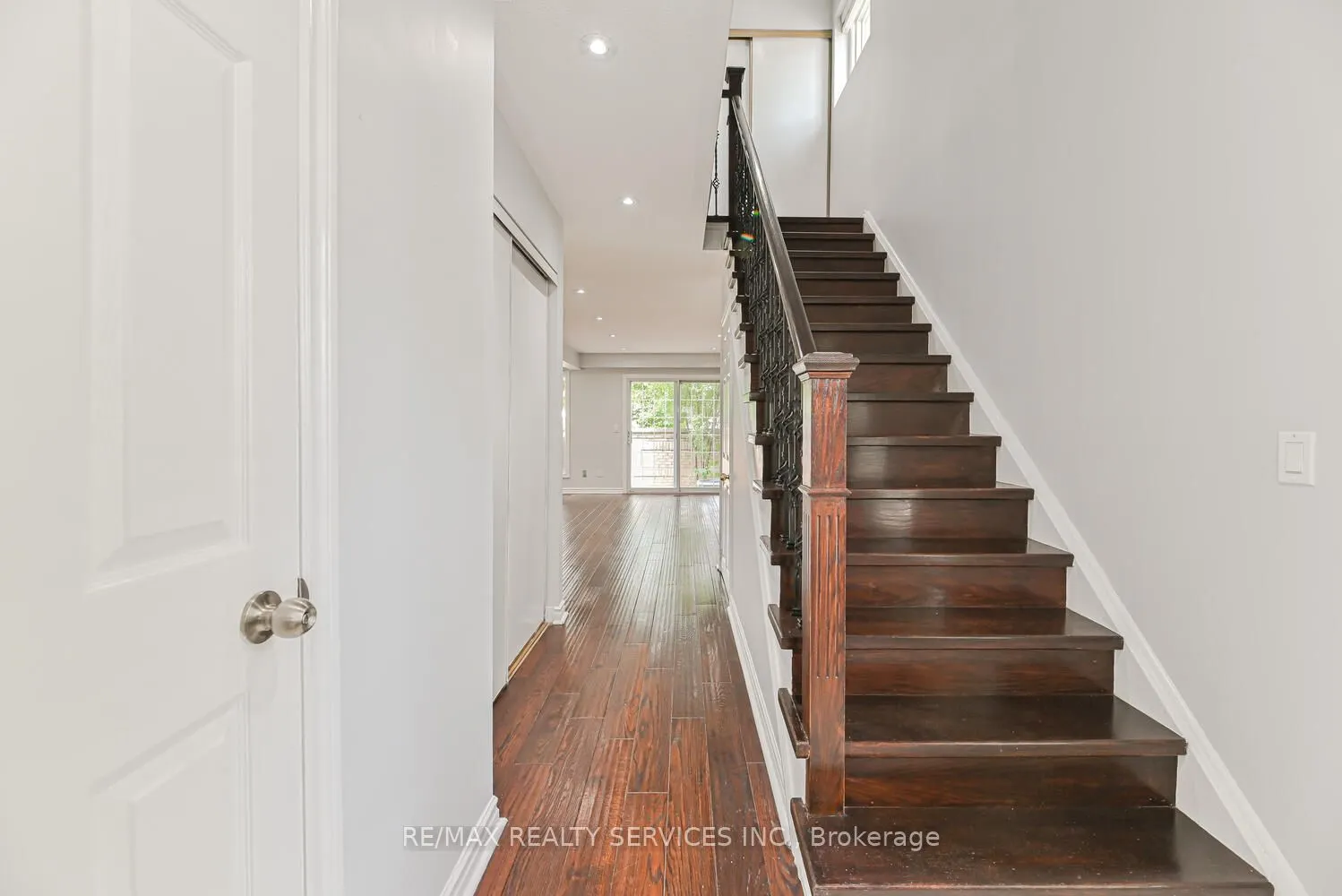 110 Heathcliffe Square, #6