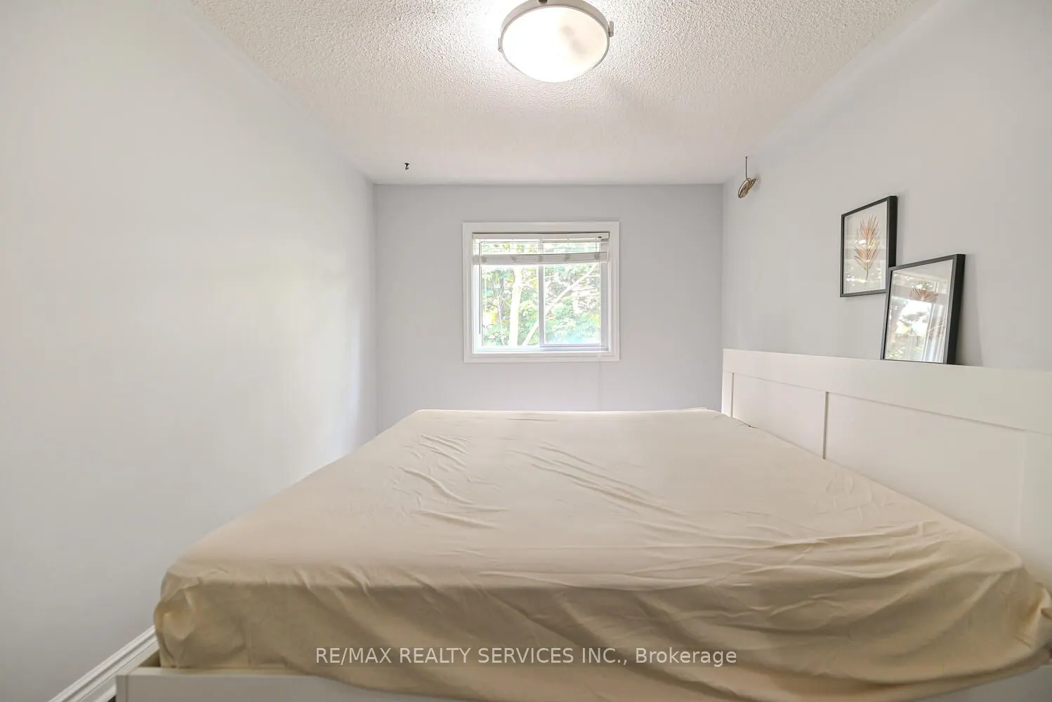 110 Heathcliffe Square, #6