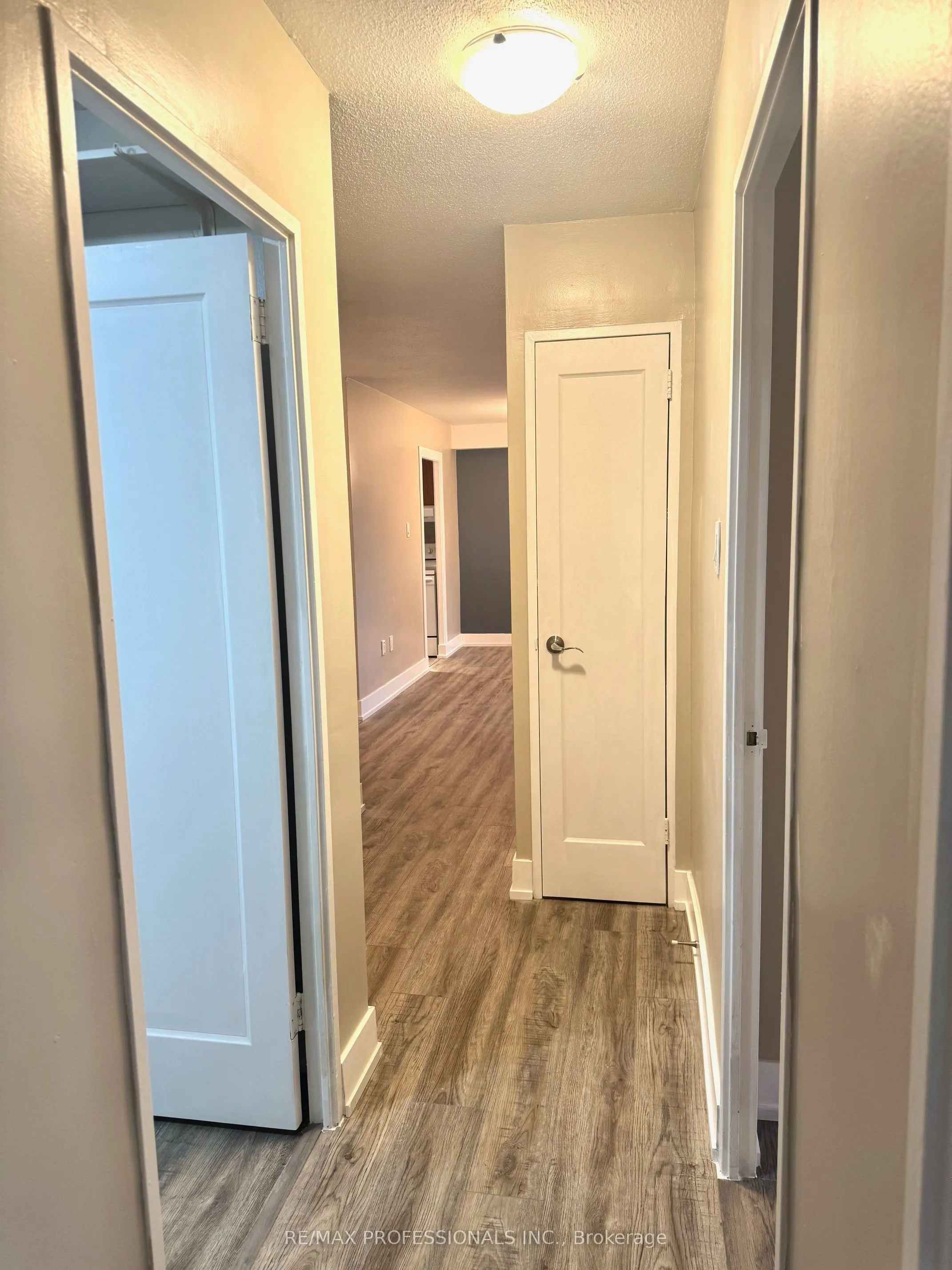 15 La Rose Avenue, #307