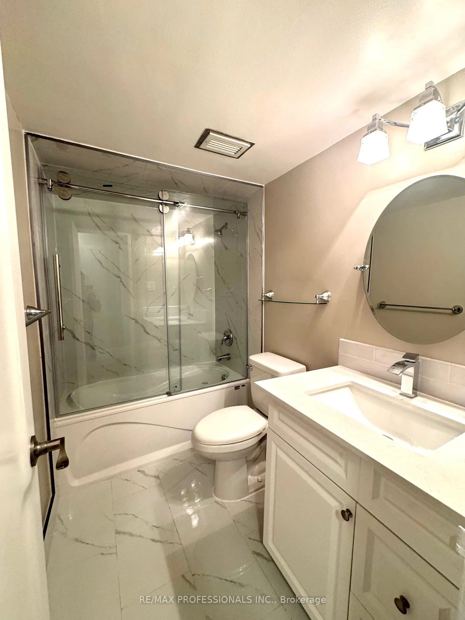 15 La Rose Avenue, #307