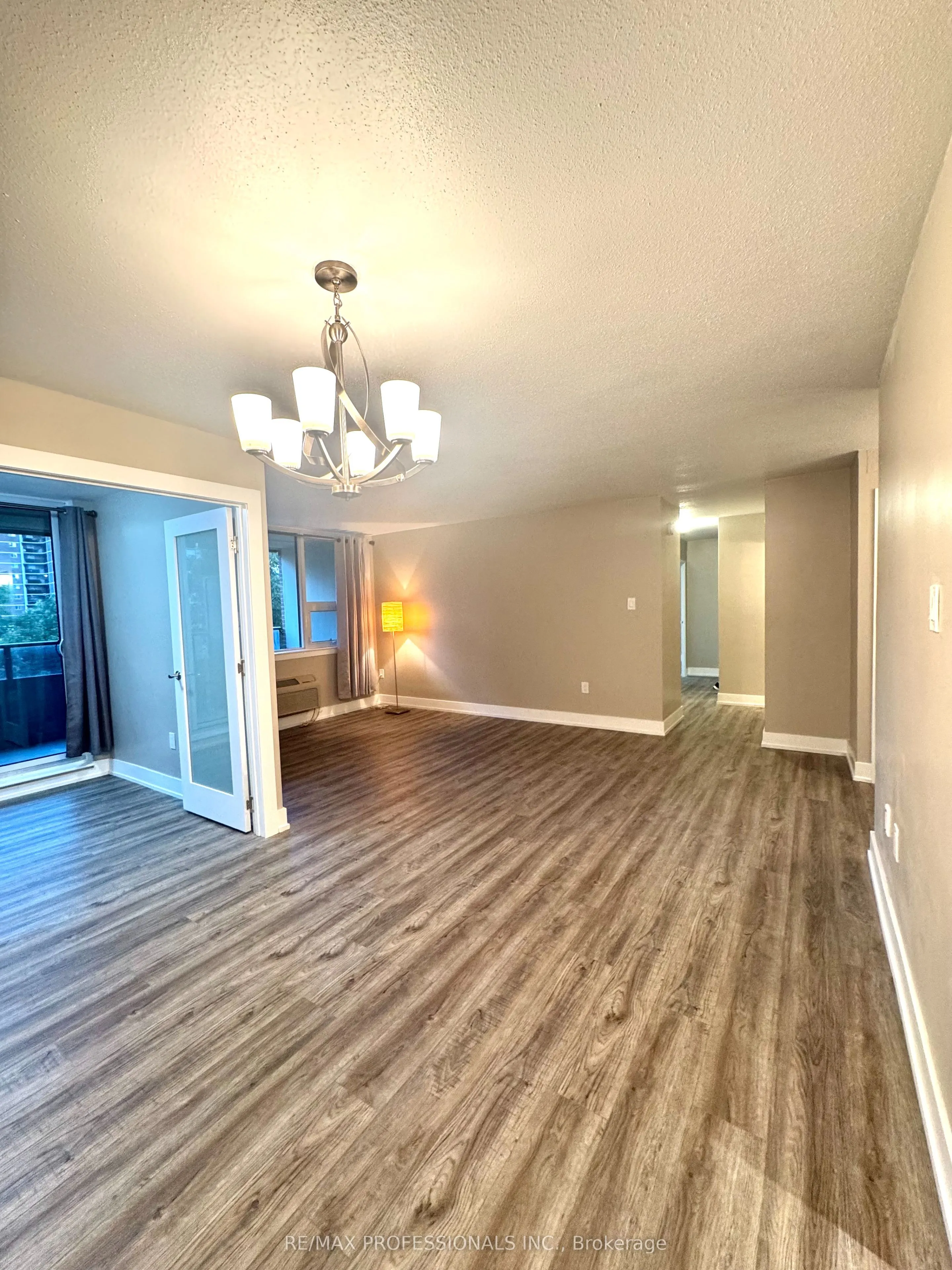 15 La Rose Avenue, #307