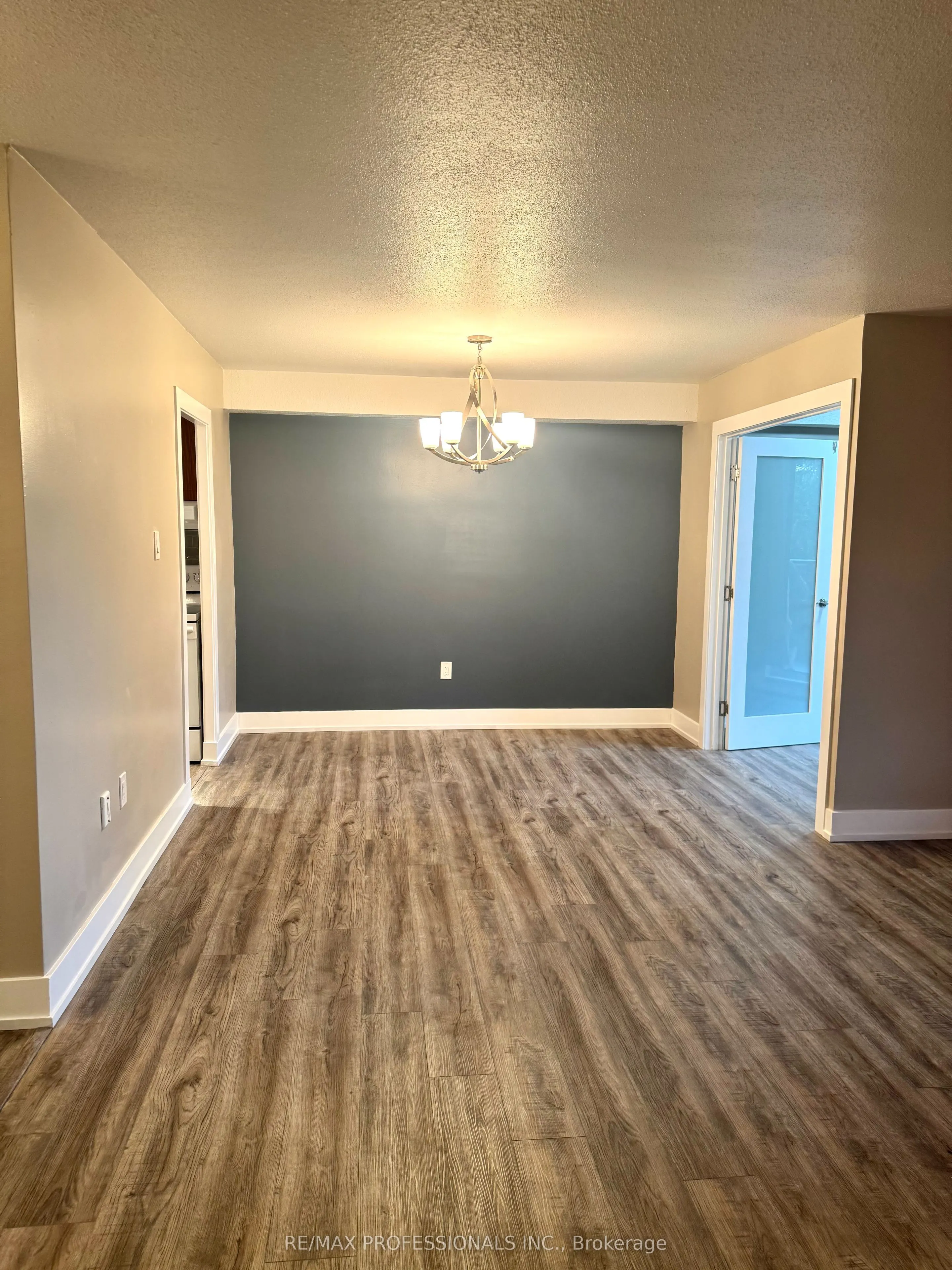 15 La Rose Avenue, #307