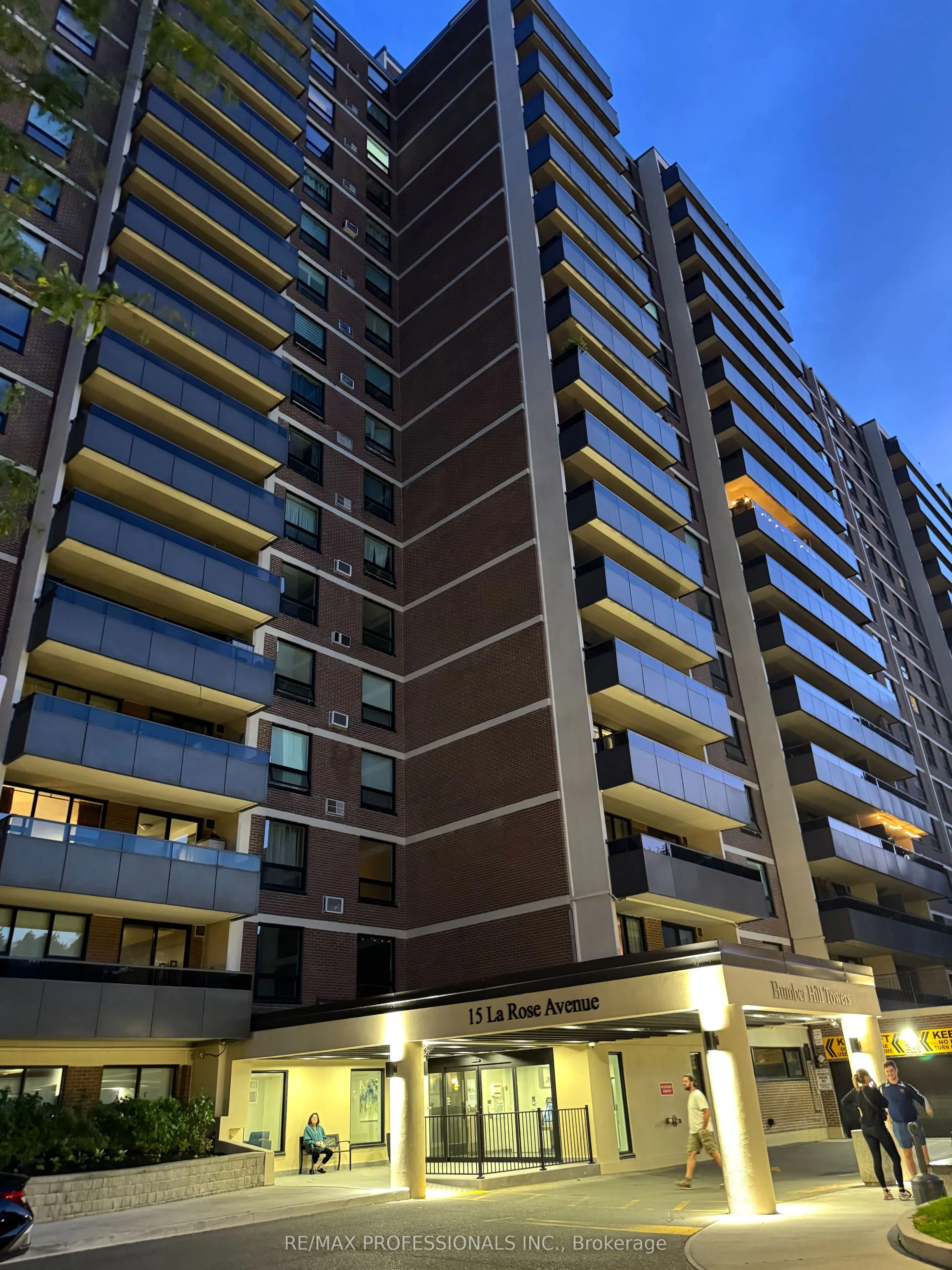 15 La Rose Avenue, #307