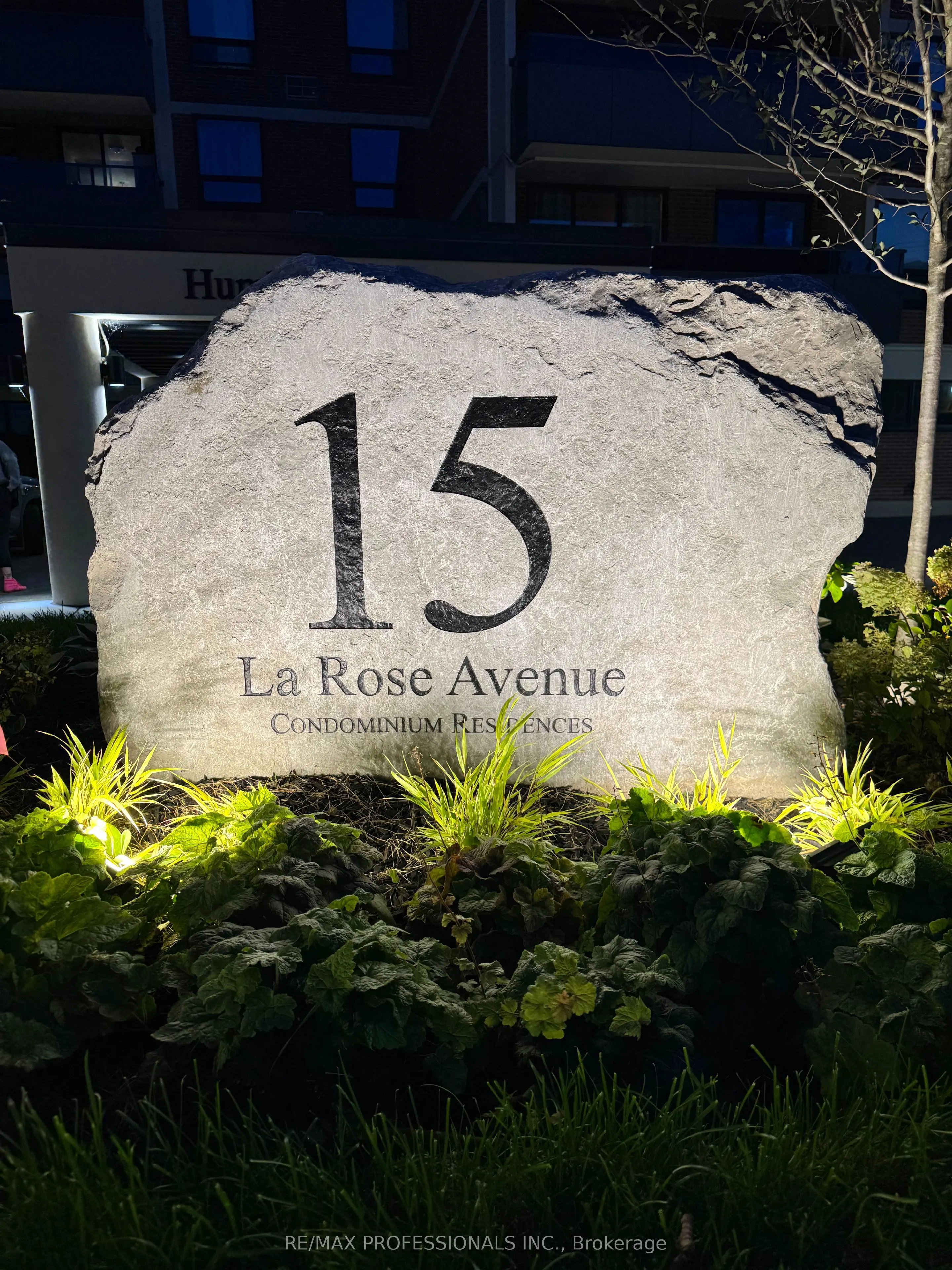 15 La Rose Avenue, #307