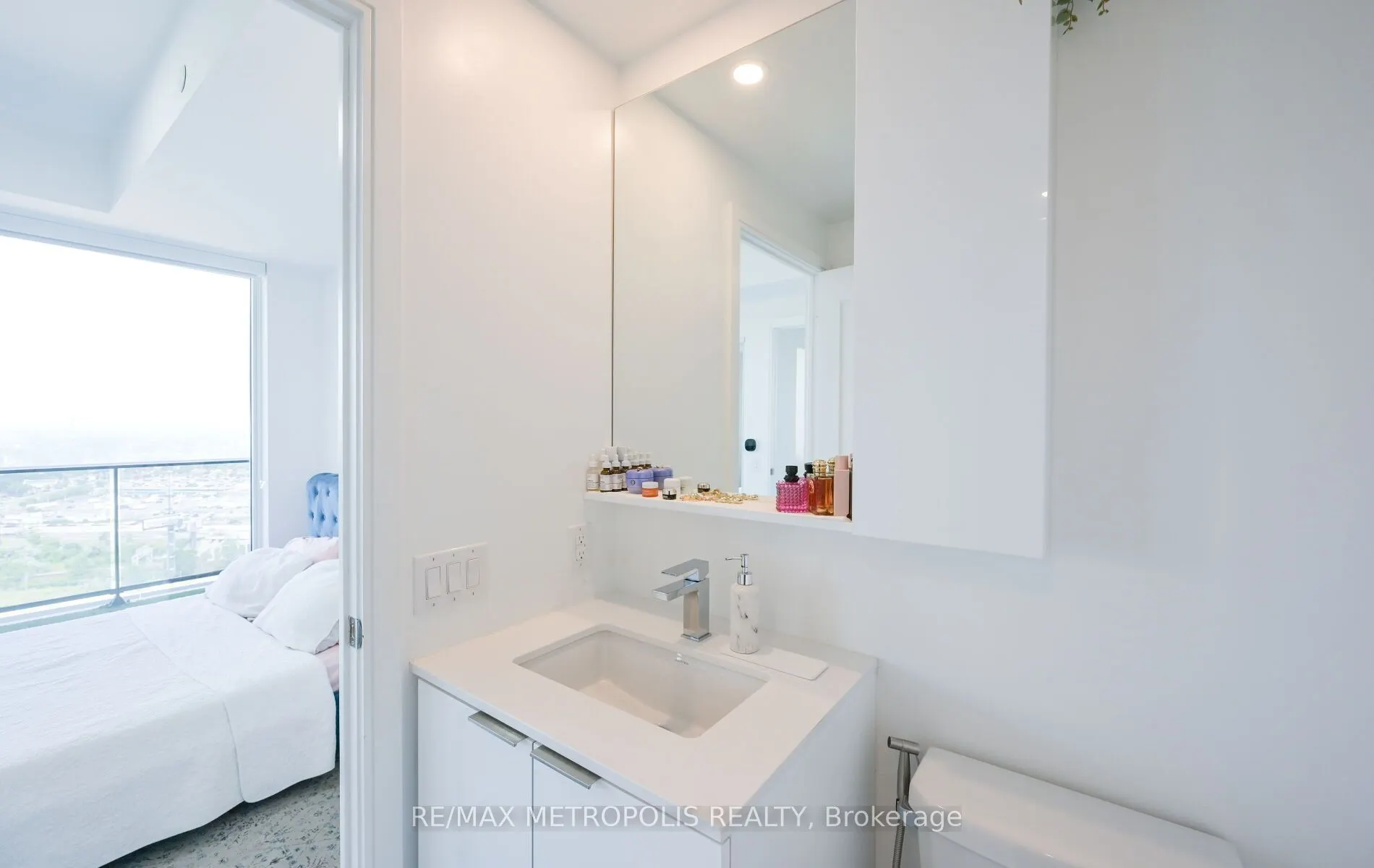 70 ANNIE CRAIG Drive, #2808