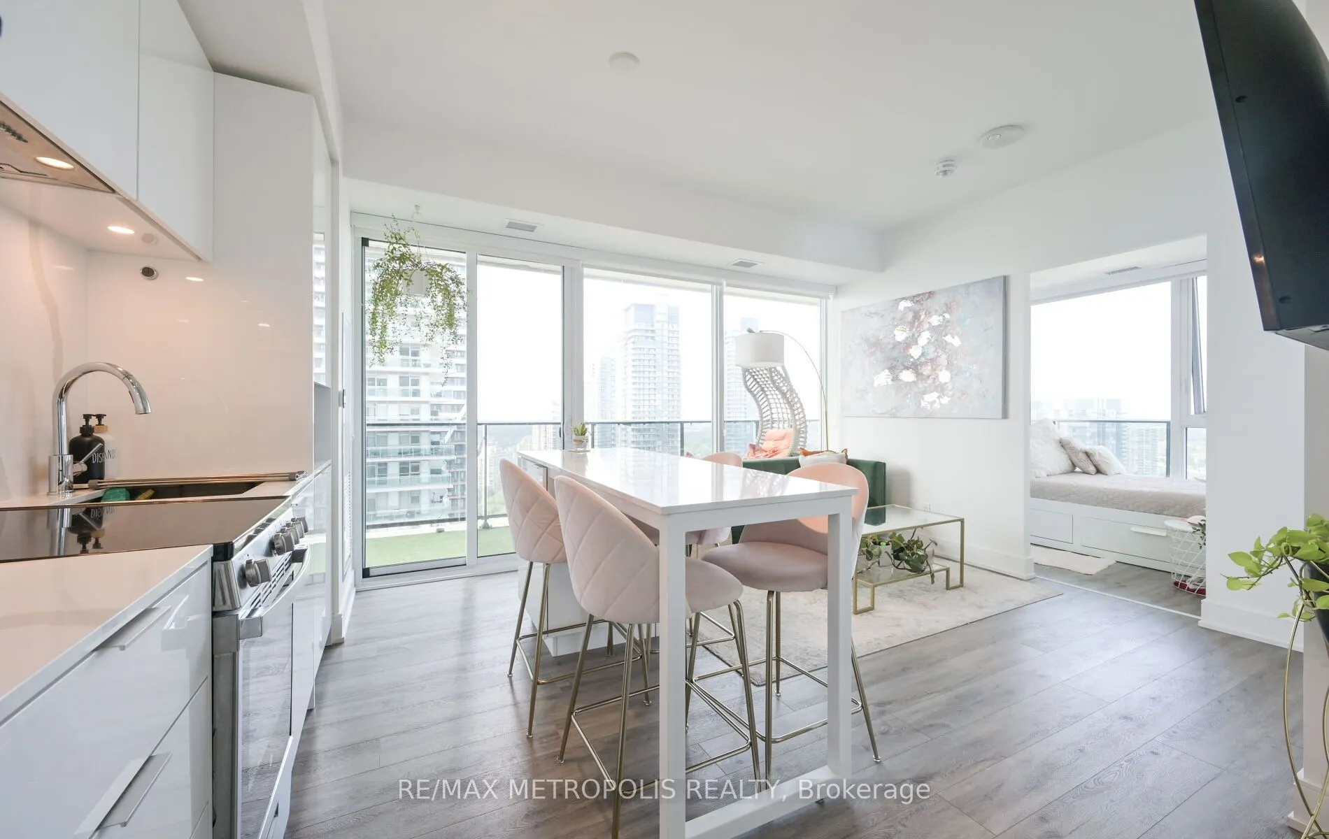 70 ANNIE CRAIG Drive, #2808