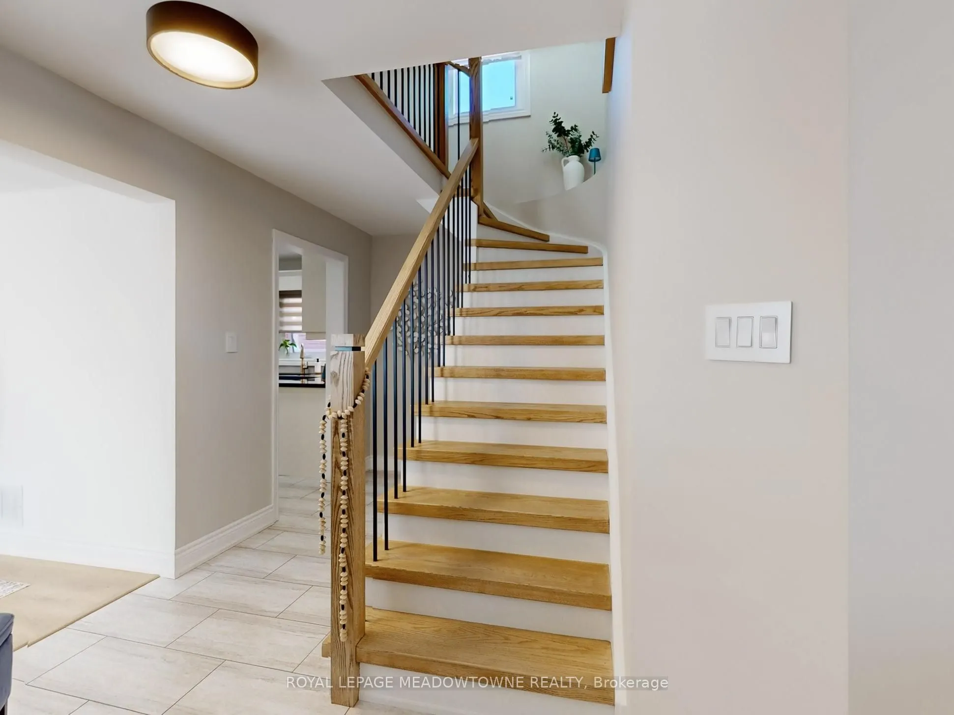 184 Mowat Crescent