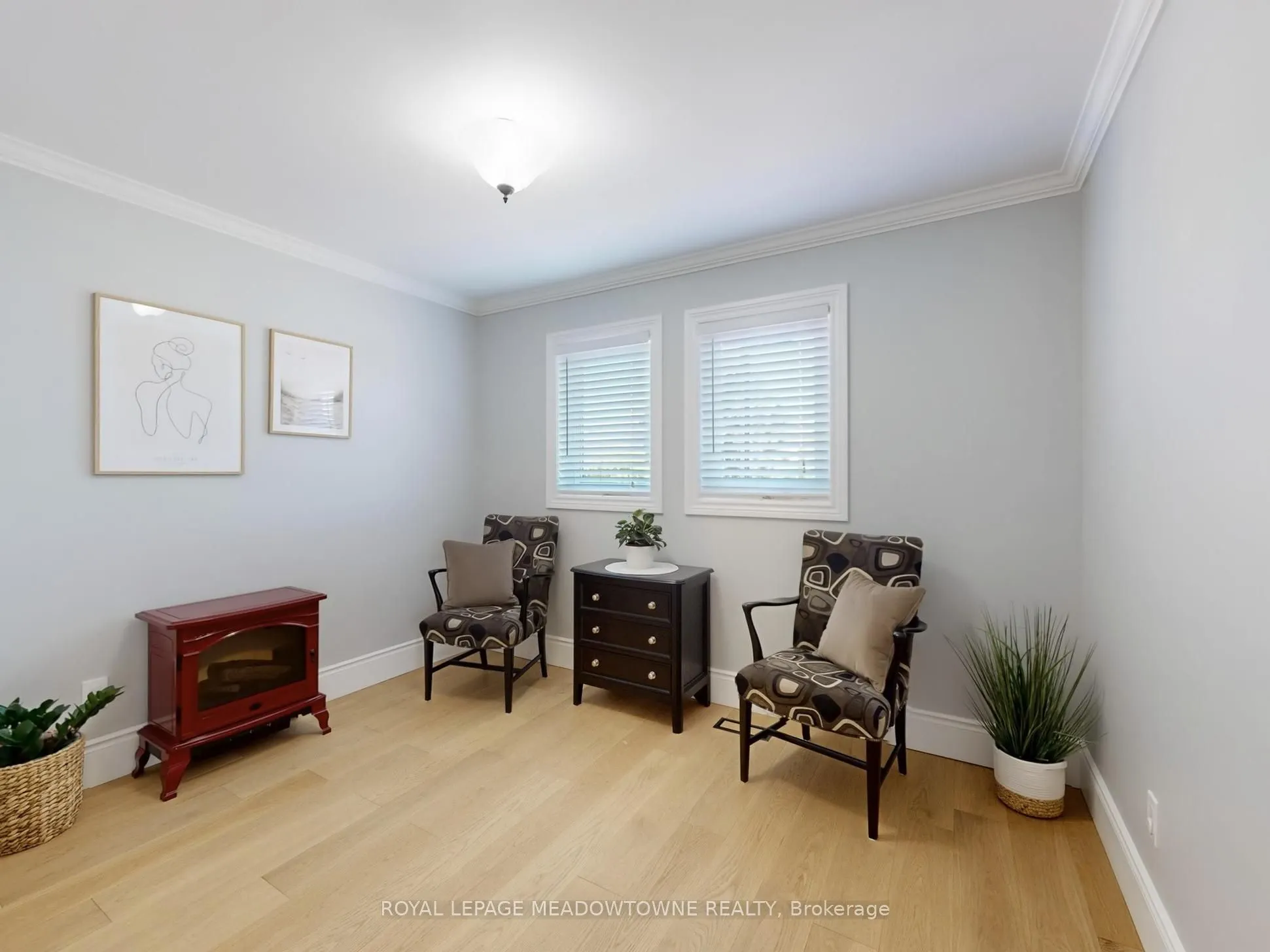 184 Mowat Crescent