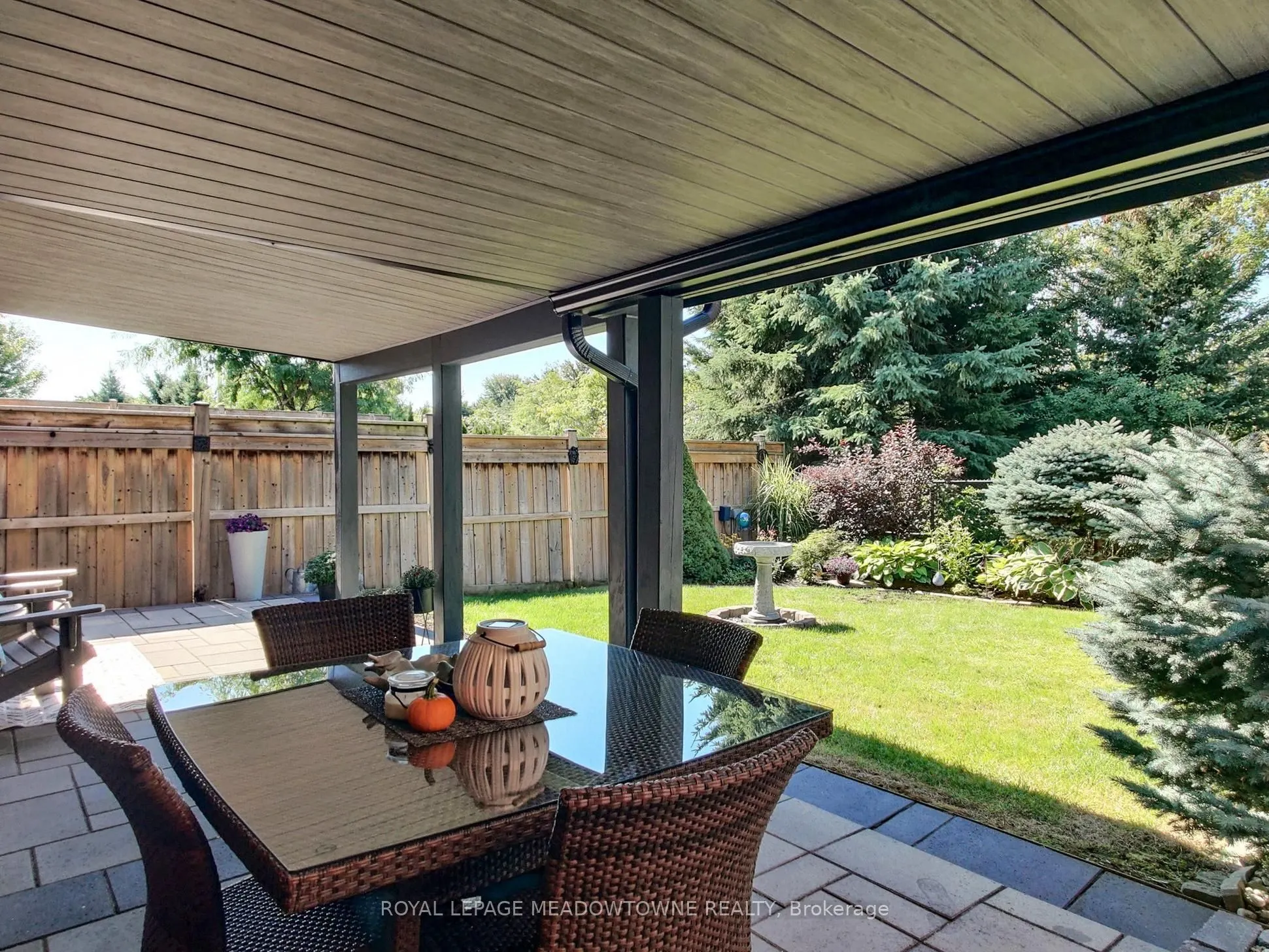 184 Mowat Crescent