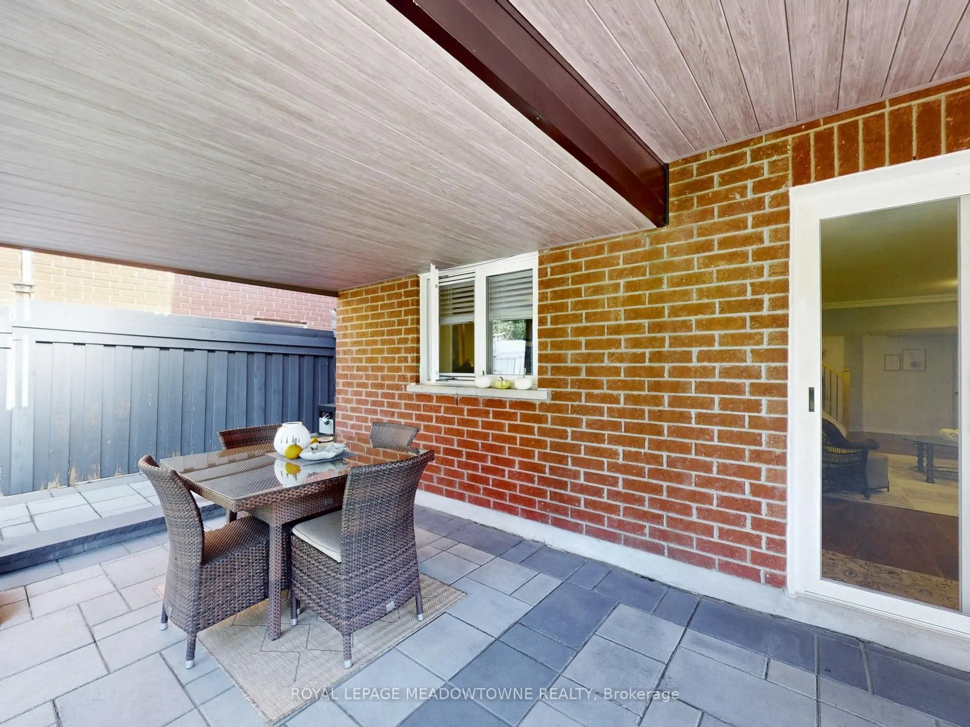 184 Mowat Crescent