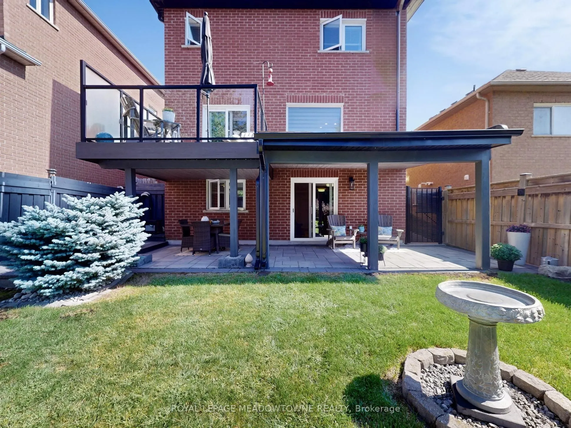 184 Mowat Crescent