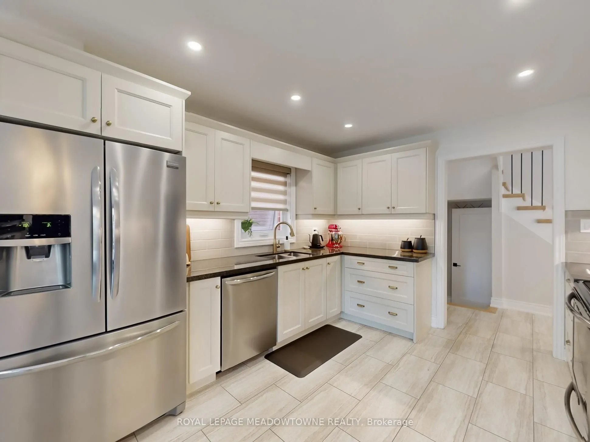 184 Mowat Crescent