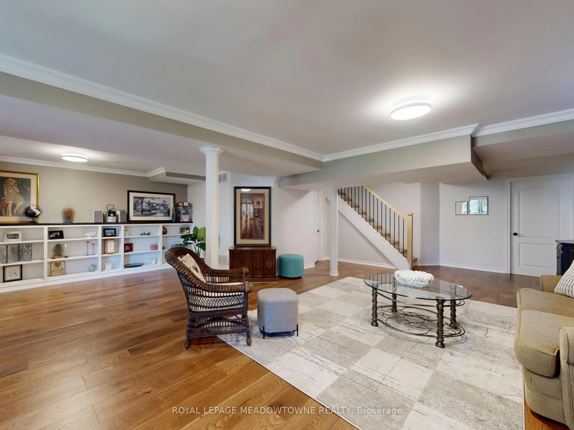 184 Mowat Crescent
