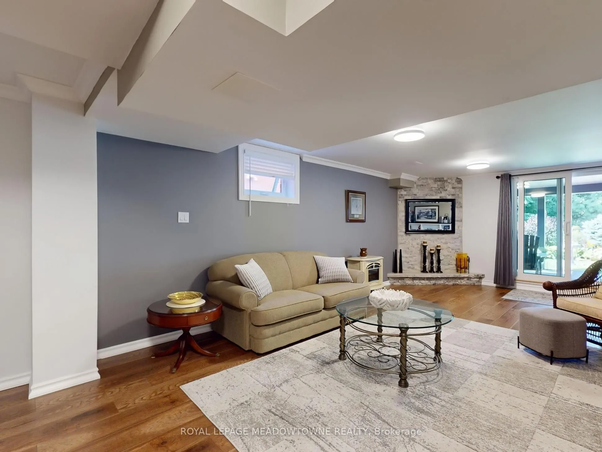 184 Mowat Crescent