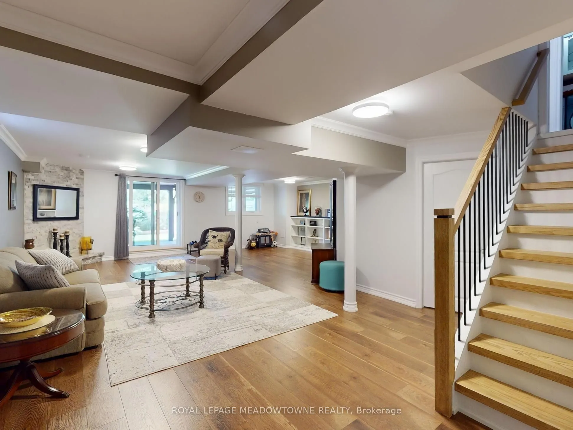 184 Mowat Crescent