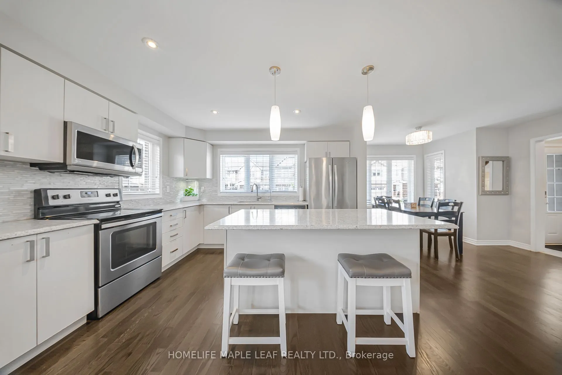297 REIS Place