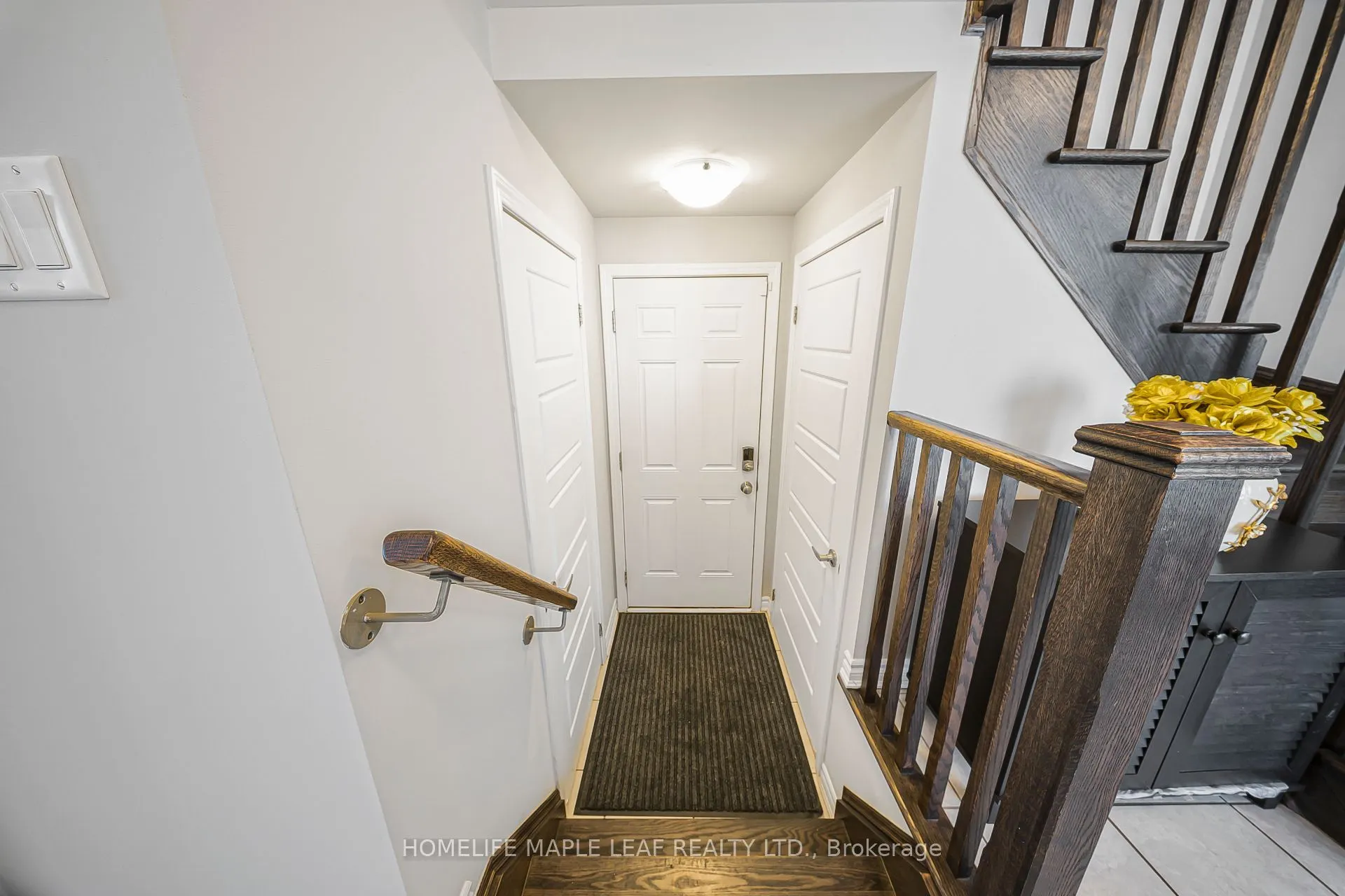297 REIS Place
