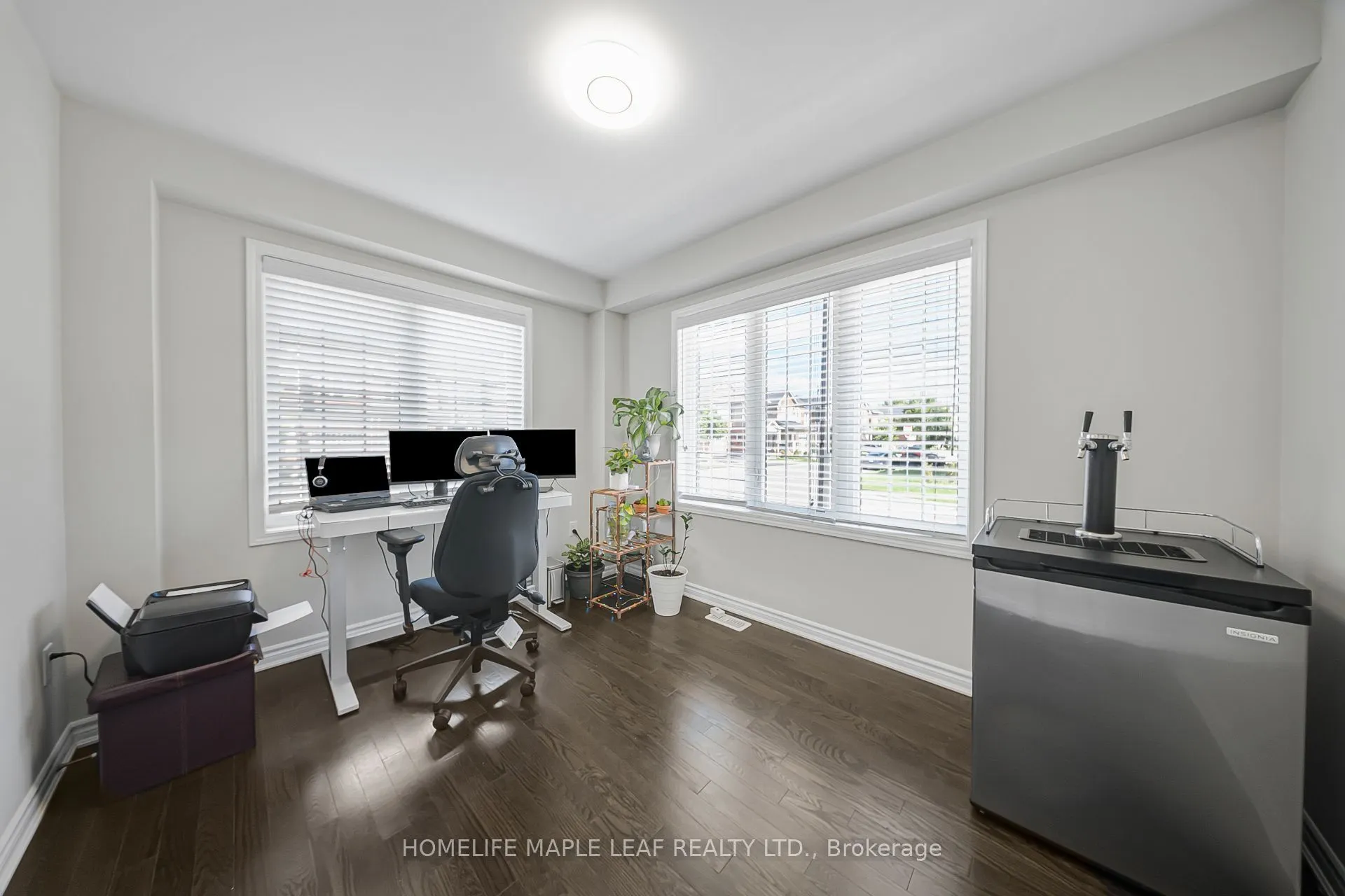 297 REIS Place