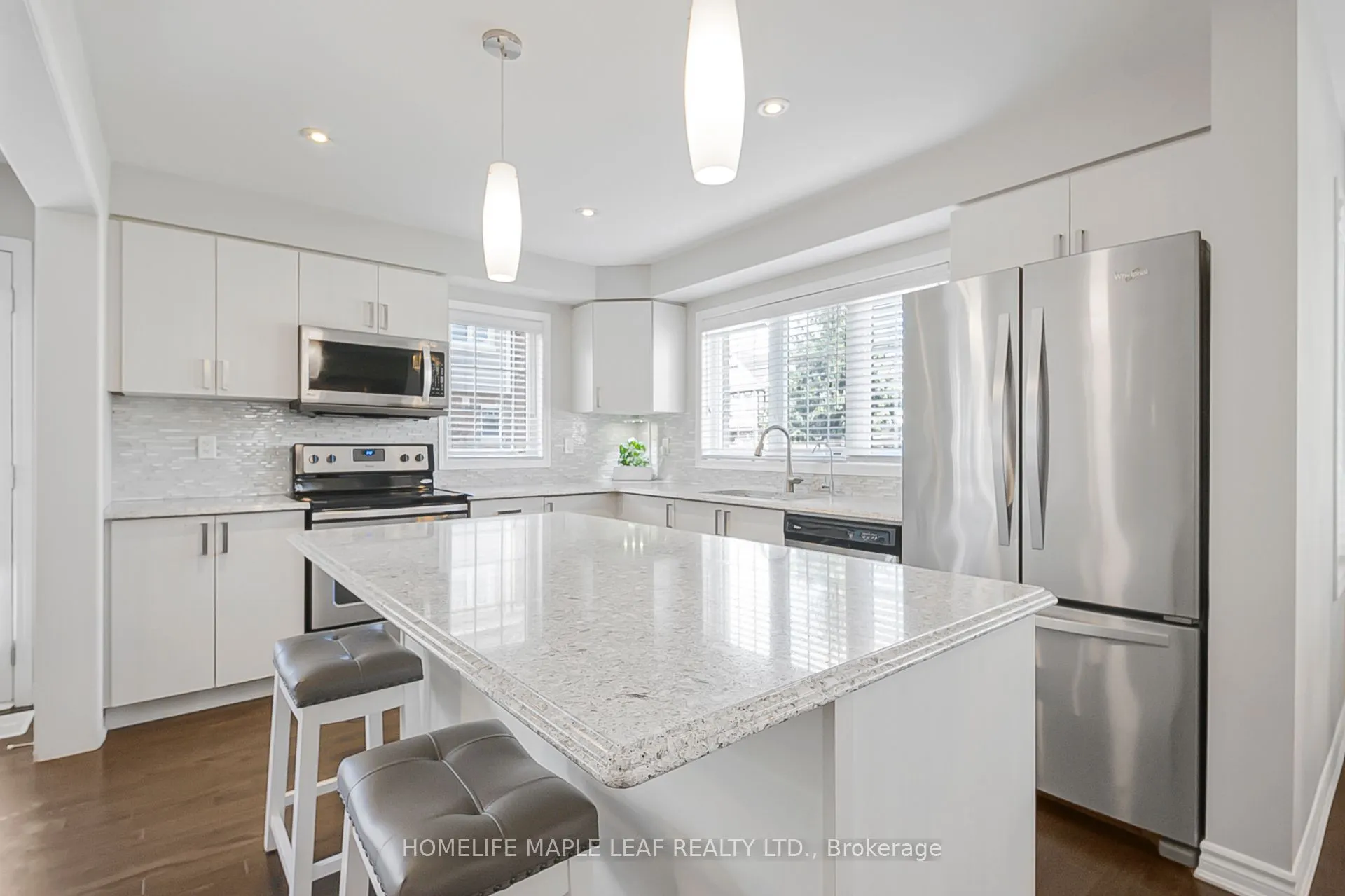 297 REIS Place