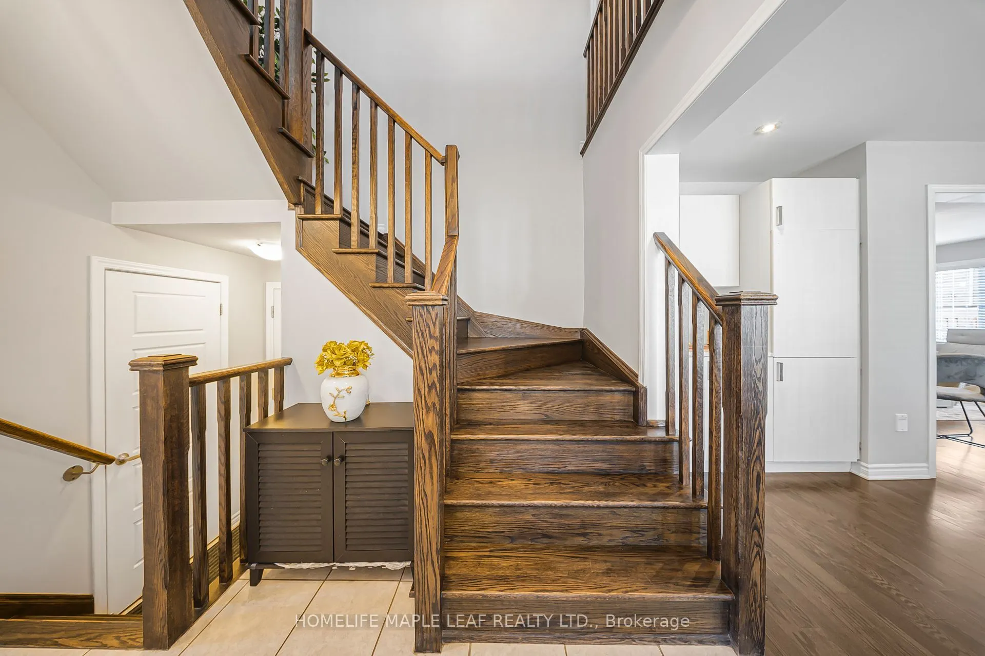 297 REIS Place