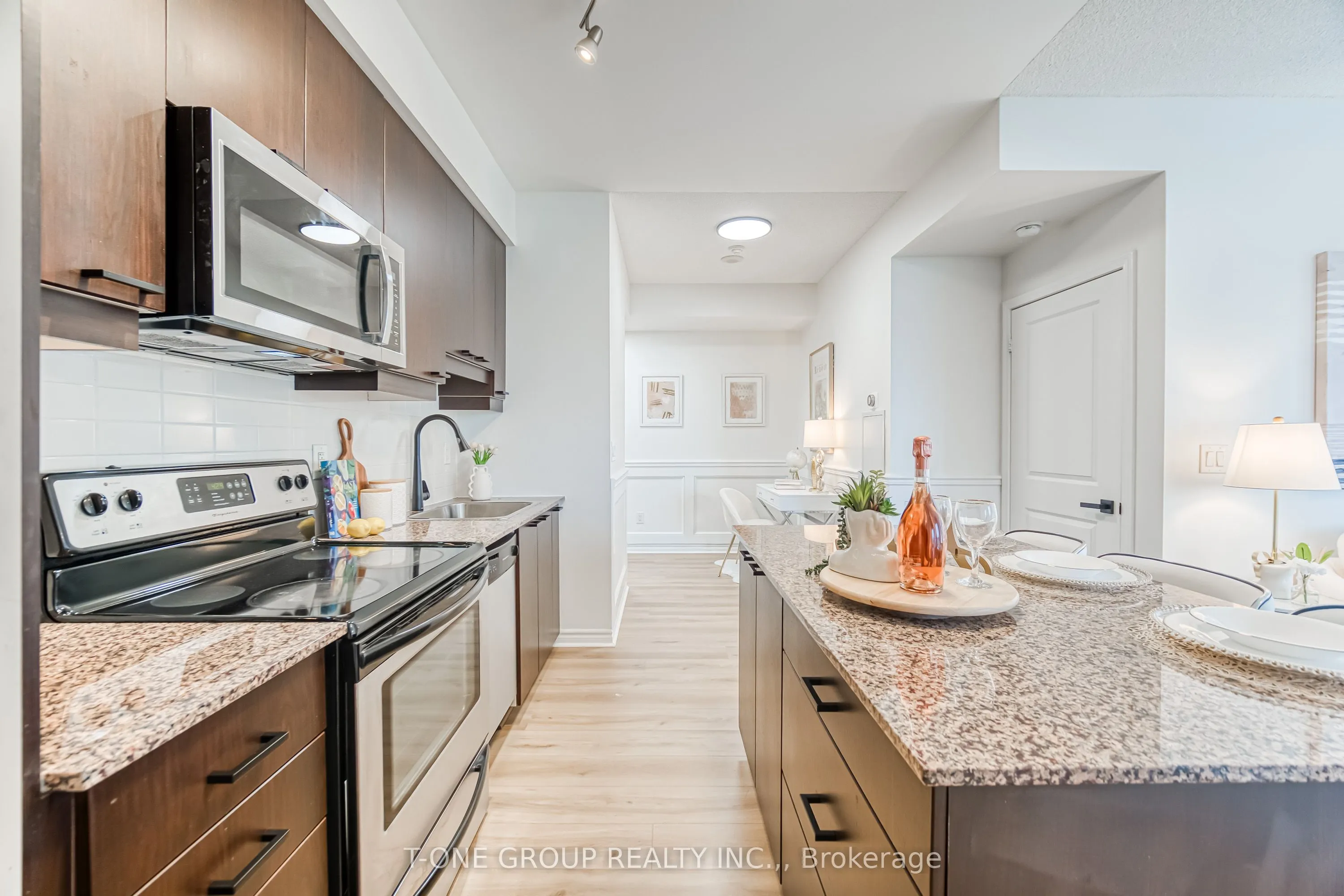 385 Prince Of Wales Drive, #702