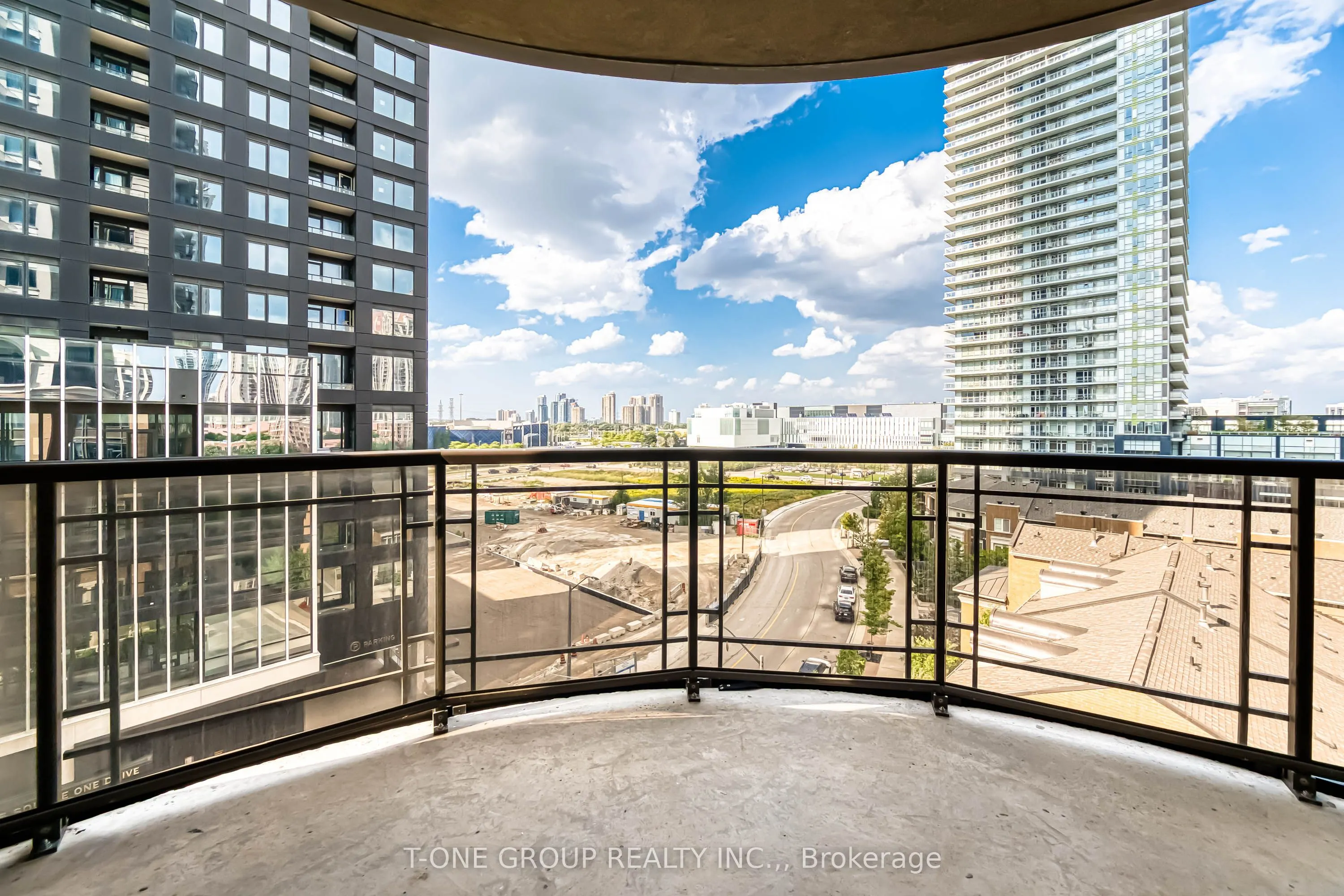 385 Prince Of Wales Drive, #702