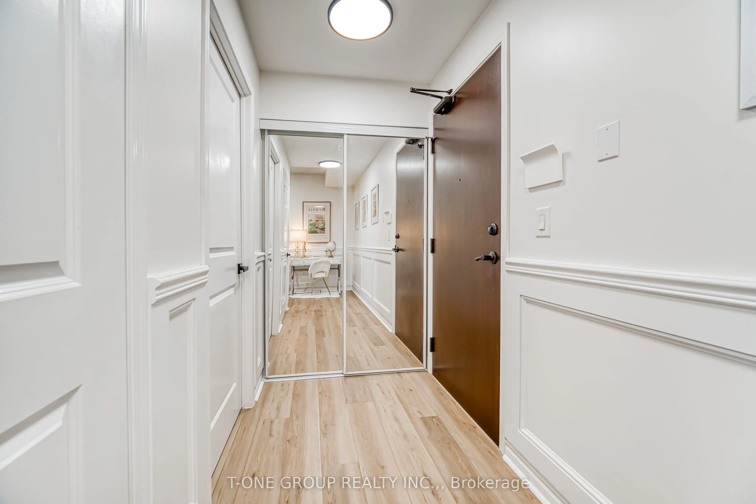 385 Prince Of Wales Drive, #702