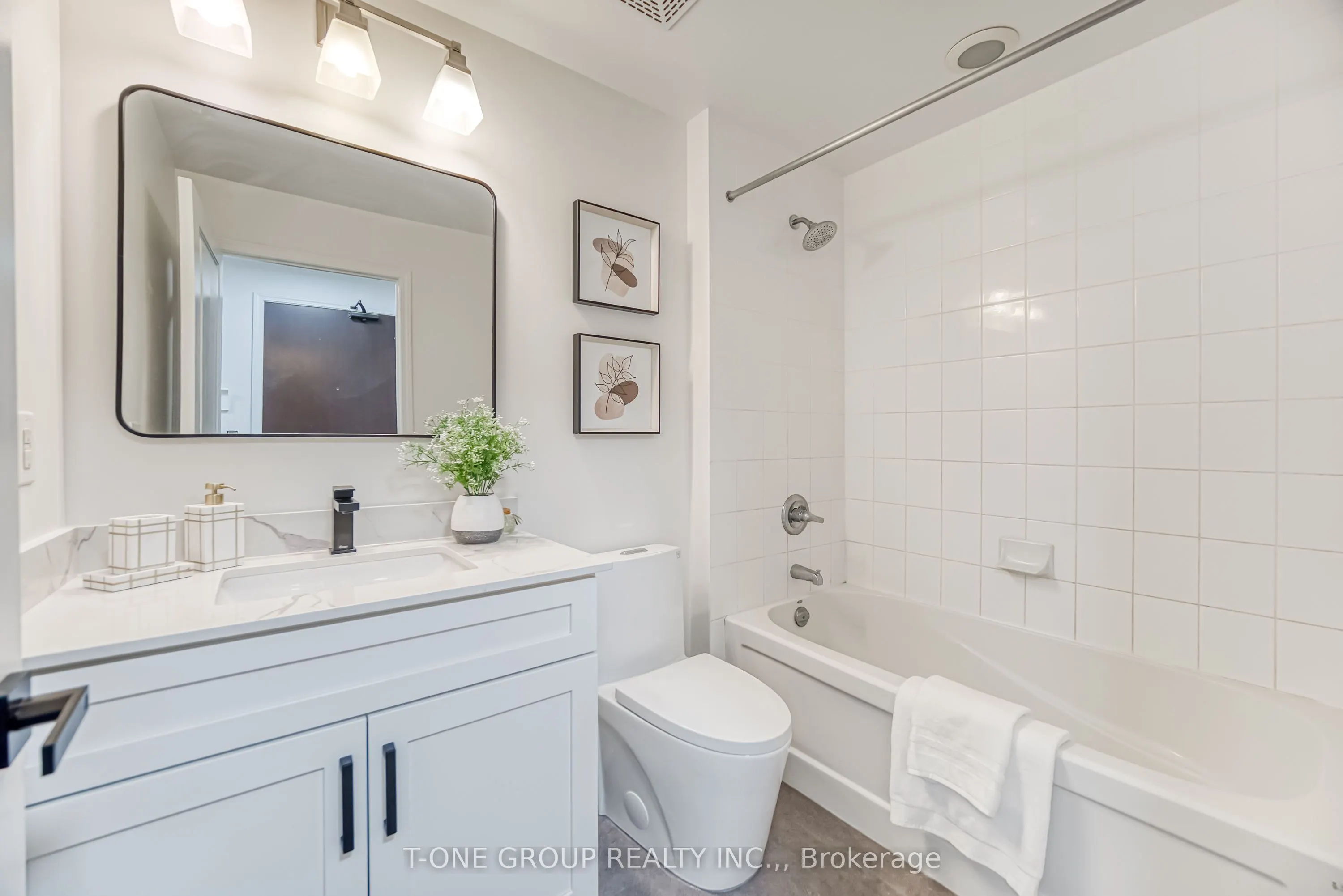 385 Prince Of Wales Drive, #702