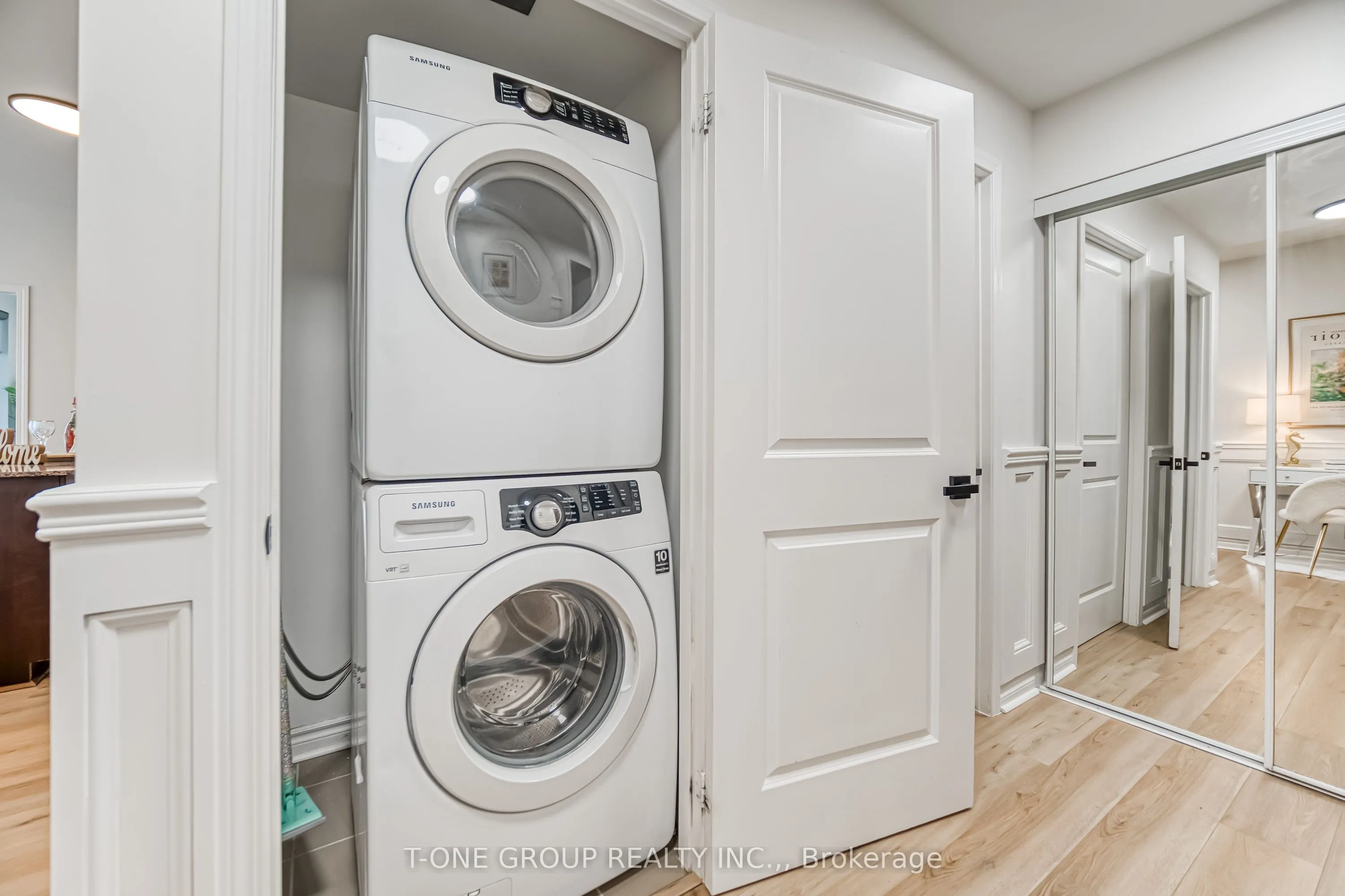 385 Prince Of Wales Drive, #702