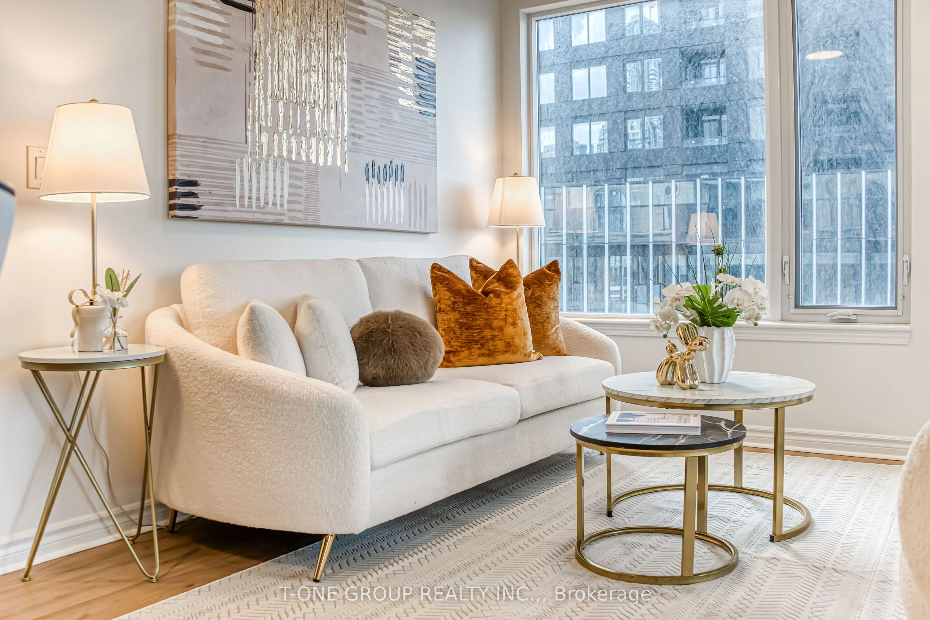 385 Prince Of Wales Drive, #702