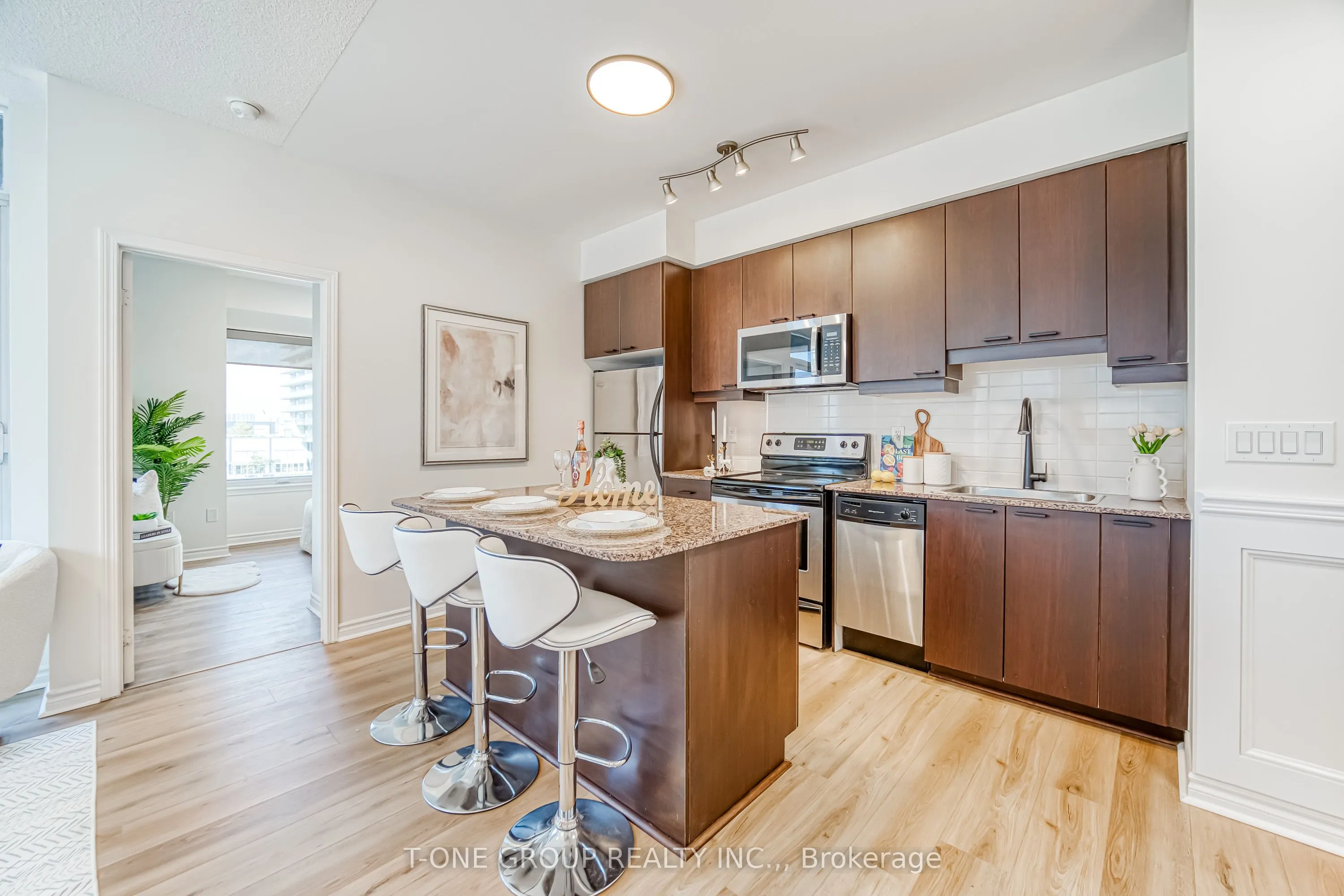 385 Prince Of Wales Drive, #702
