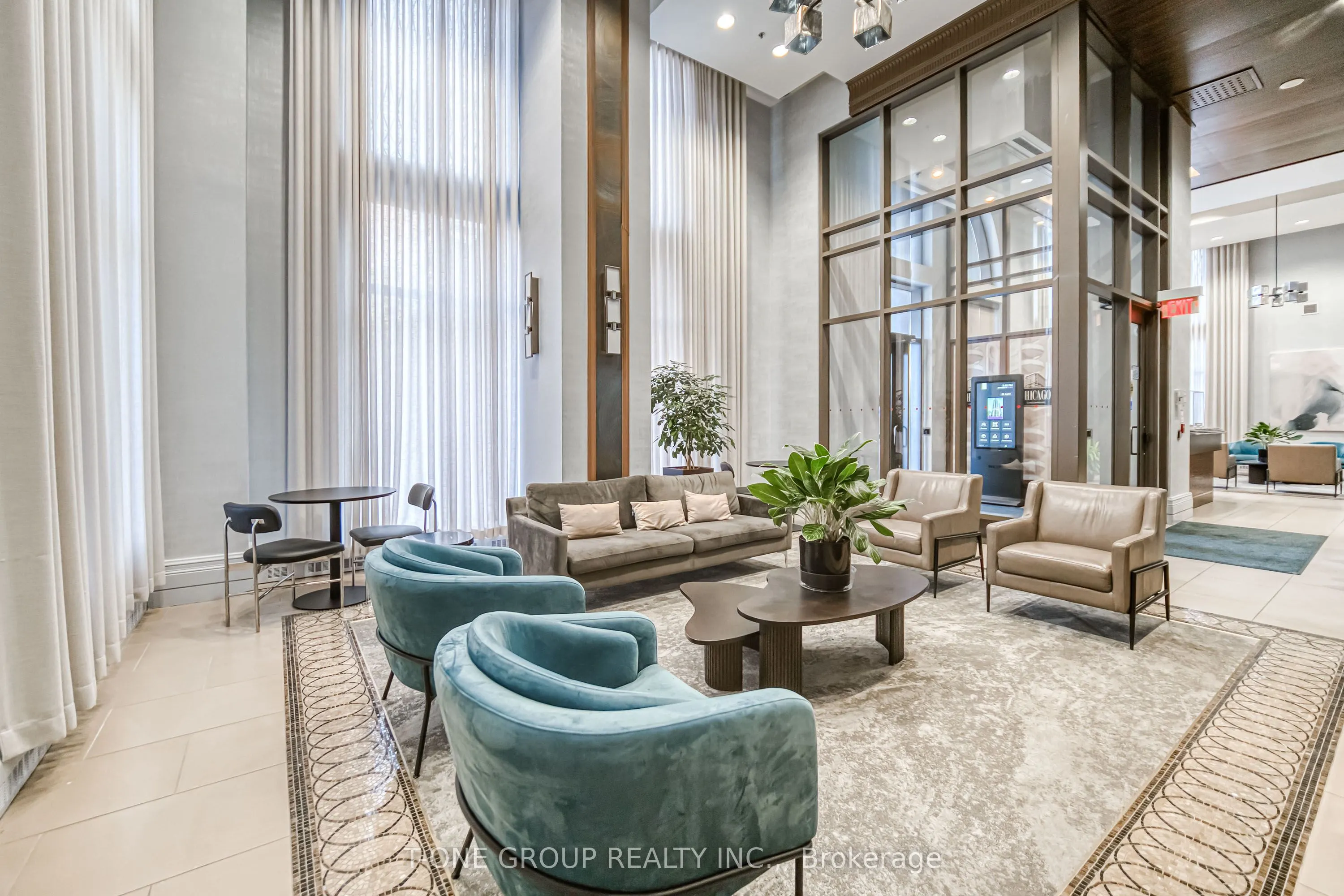 385 Prince Of Wales Drive, #702