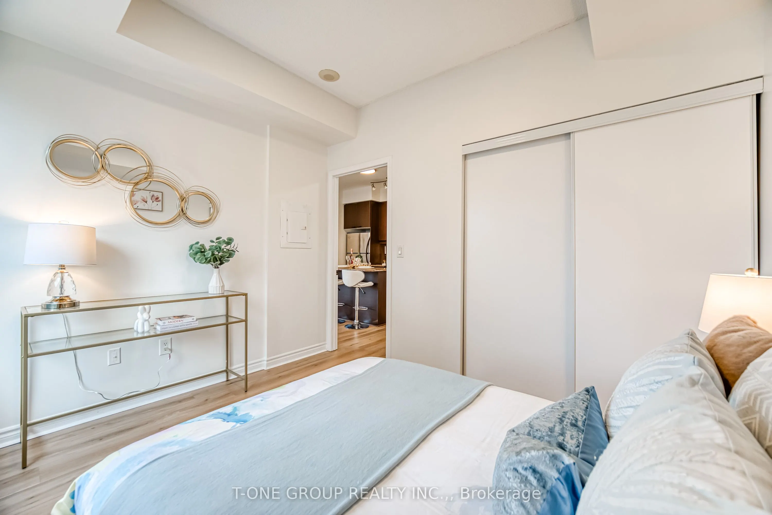 385 Prince Of Wales Drive, #702