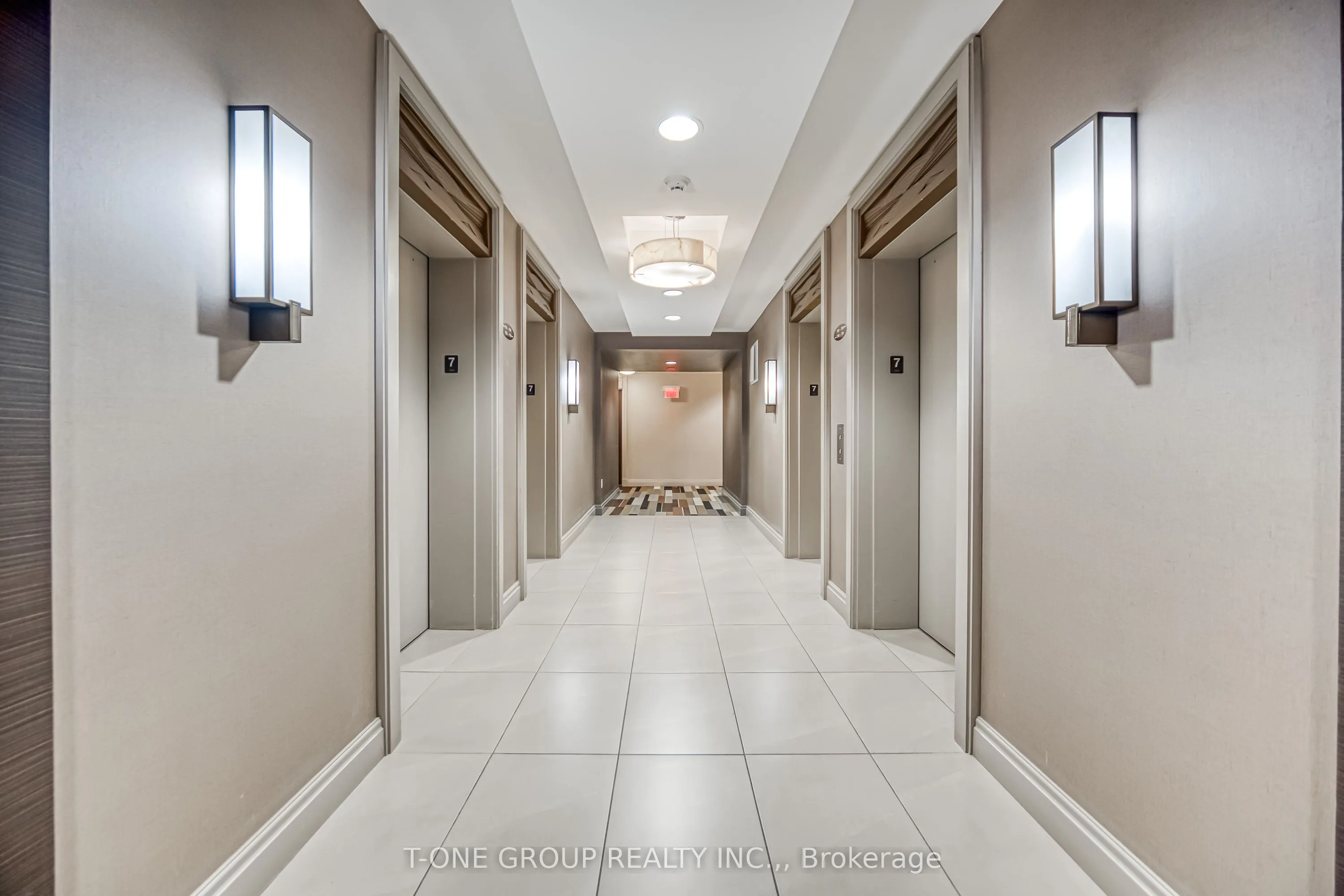 385 Prince Of Wales Drive, #702