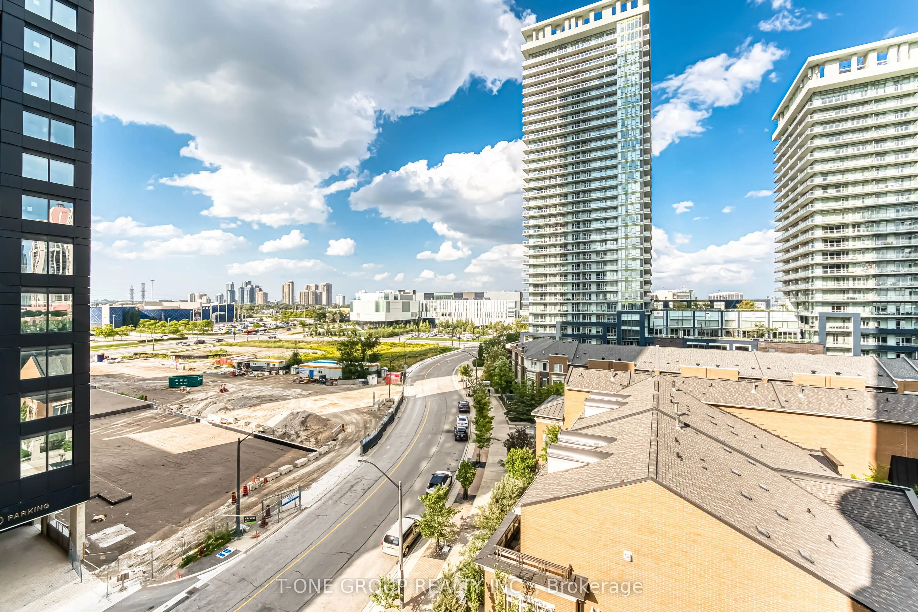 385 Prince Of Wales Drive, #702