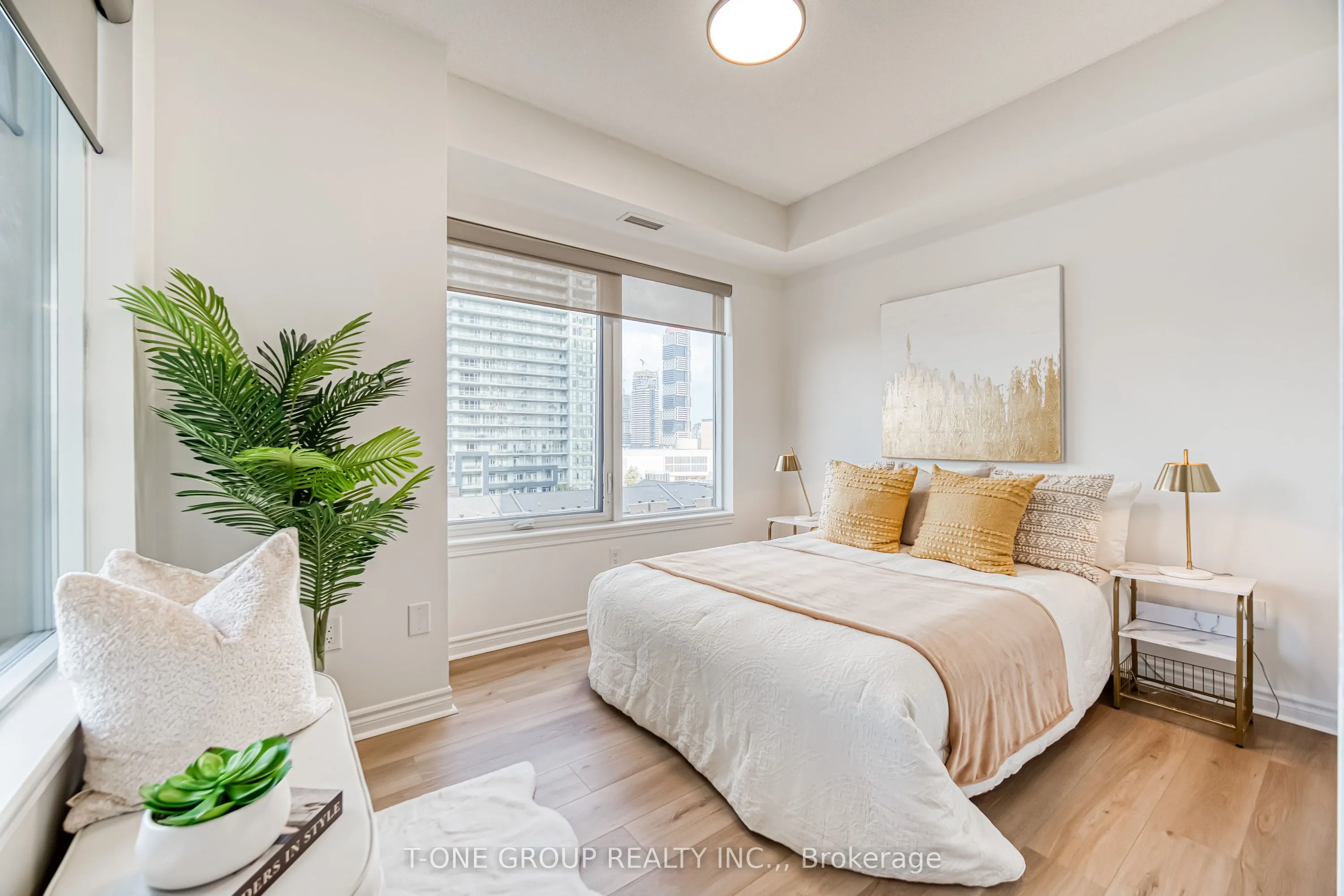 385 Prince Of Wales Drive, #702